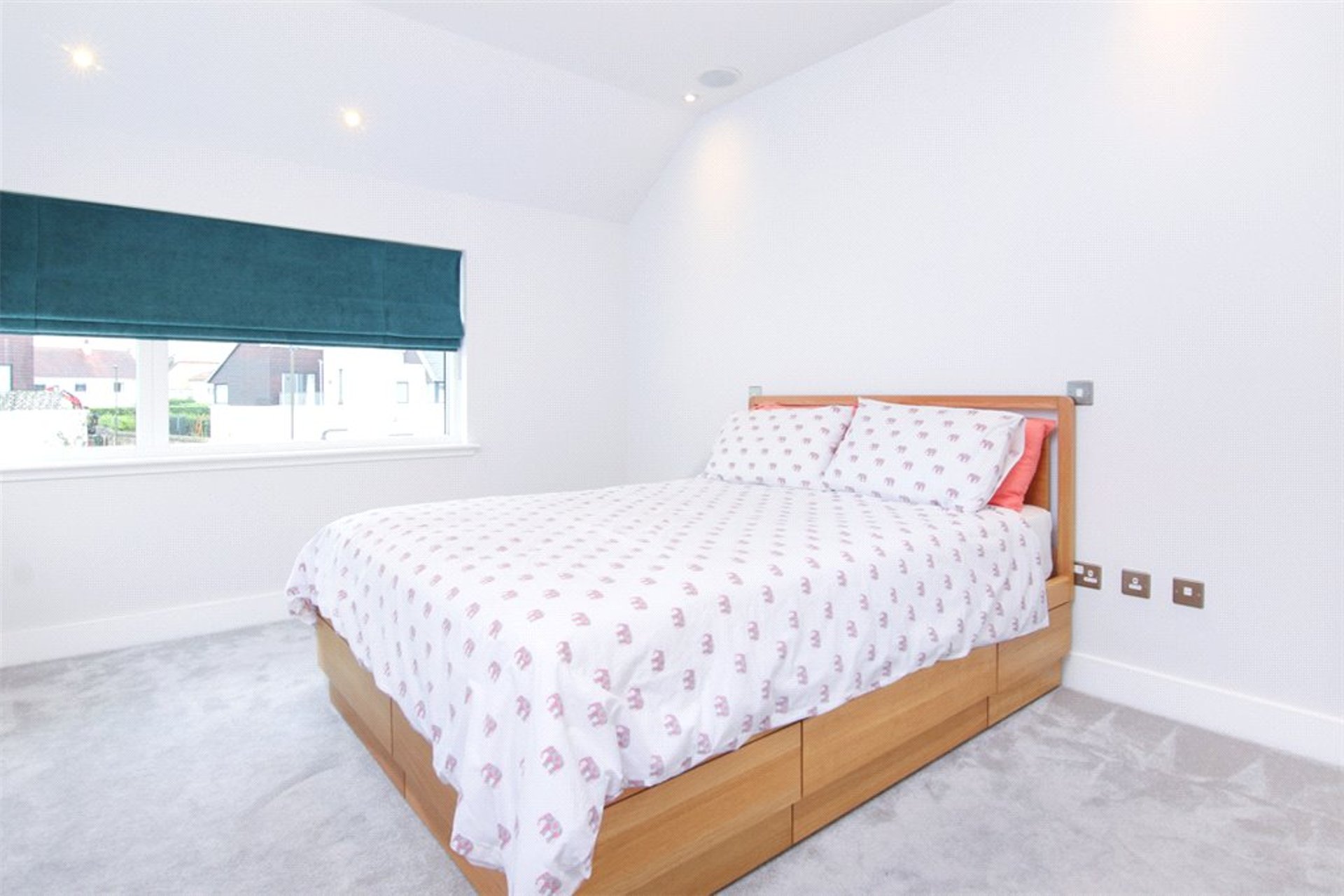 14 Brighouse Park Drive, Edinburgh, EH4 6QG - Picture #11