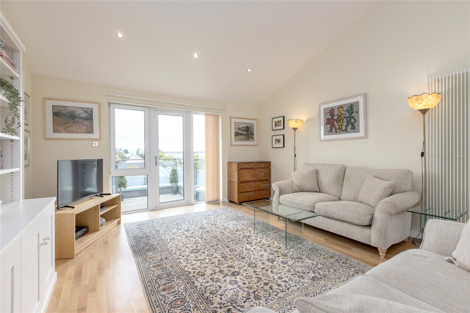 196/18 Lindsay Road, Leith, Edinburgh, EH6 6ND - Picture #2