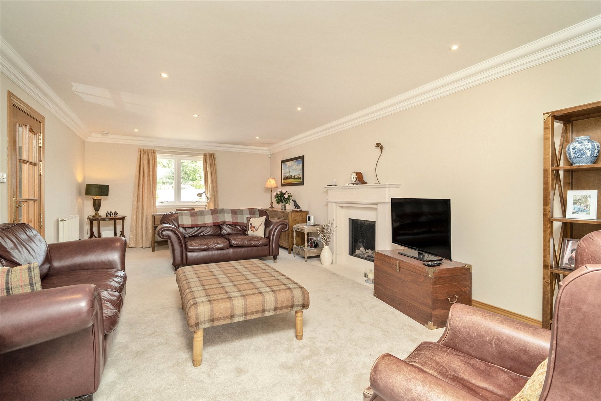 21 Broomlands, Kelso, Scottish Borders, TD5 7PR - Picture #4
