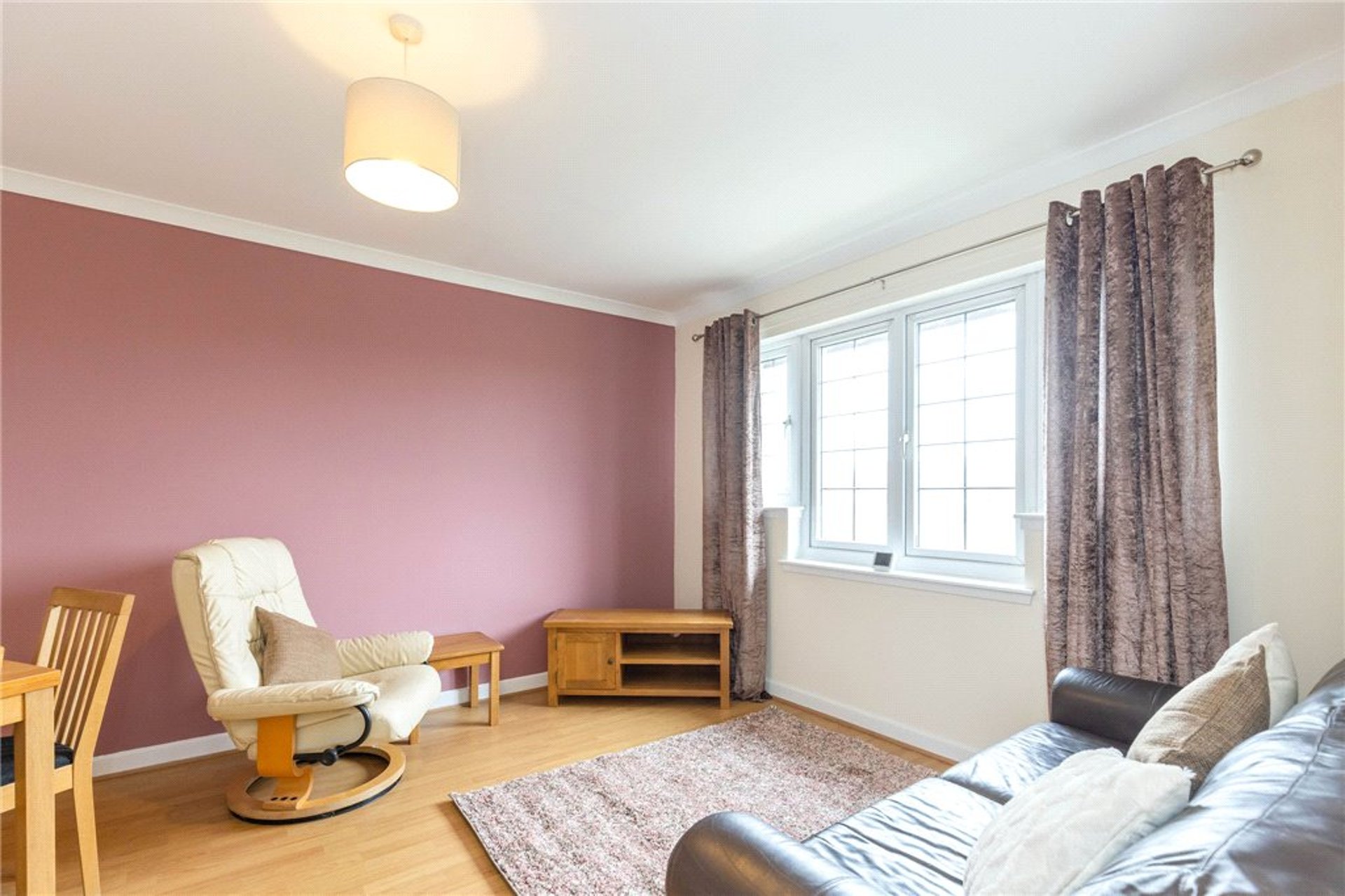 23 Burnvale, Livingston, West Lothian, EH54 6DD - Picture #2
