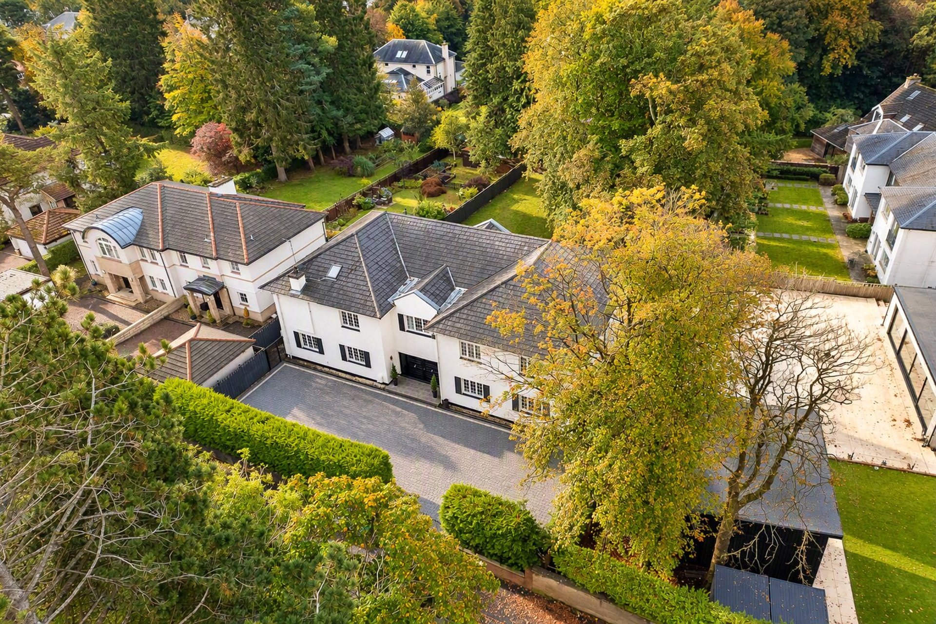 2 Gartconnell Drive, Bearsden, G61 3BL - Picture #2