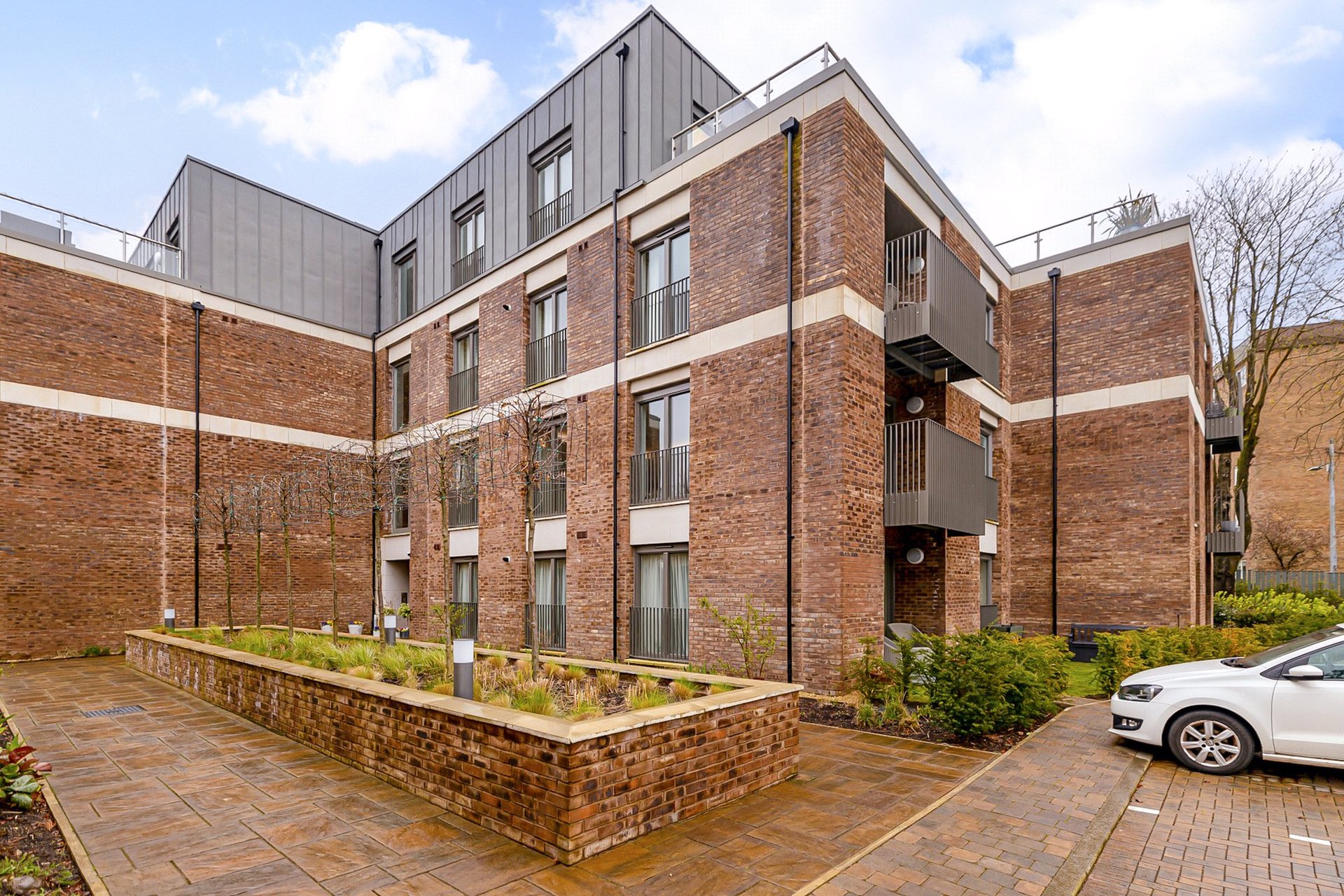 Flat 1/2, 2 Eastwoodhill Grove, Giffnock, Glasgow, East Renfrewshire, G46 6BB - Picture #2