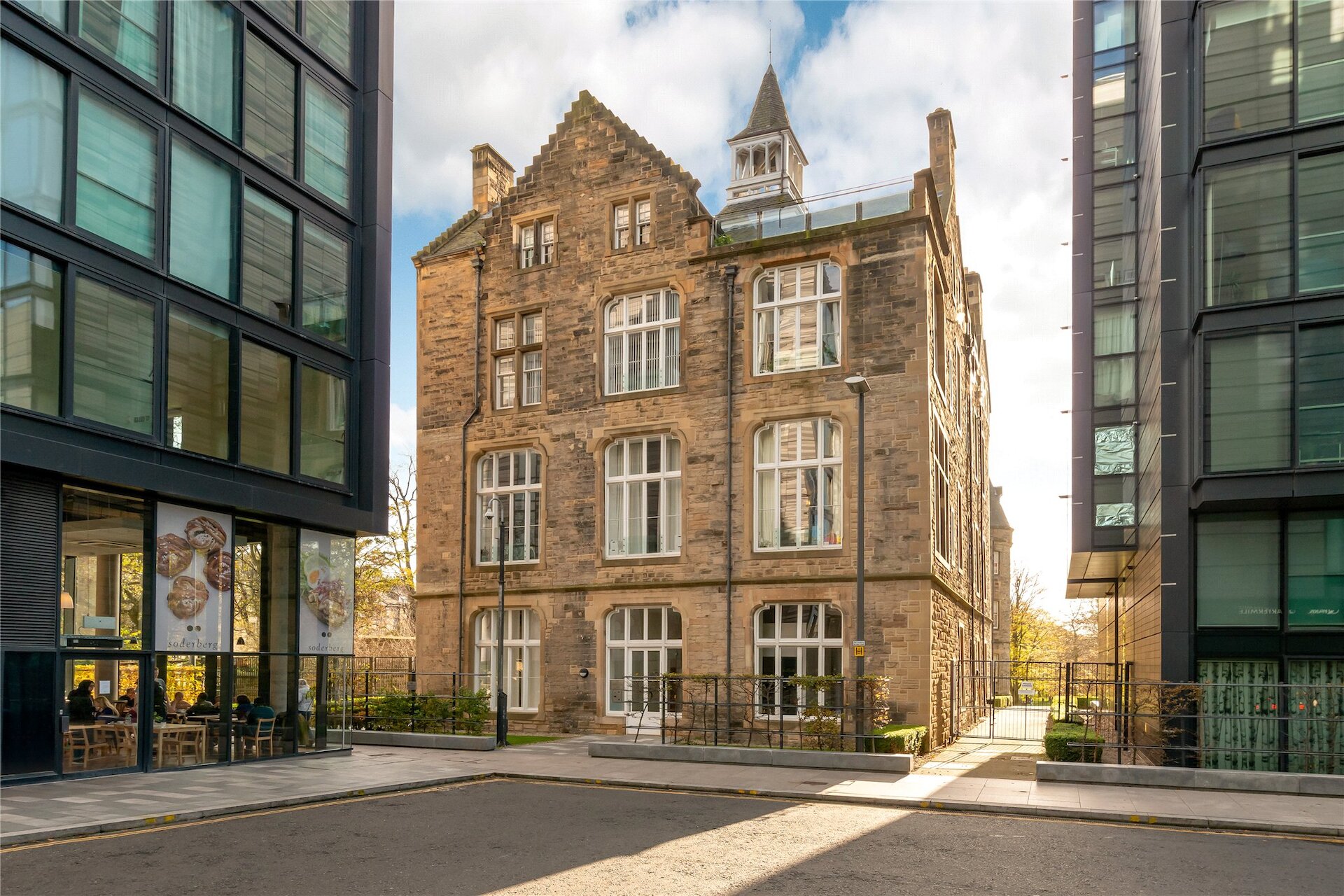 25/9 Simpson Loan, Quartermile, Edinburgh, EH3 9GE - Picture #1
