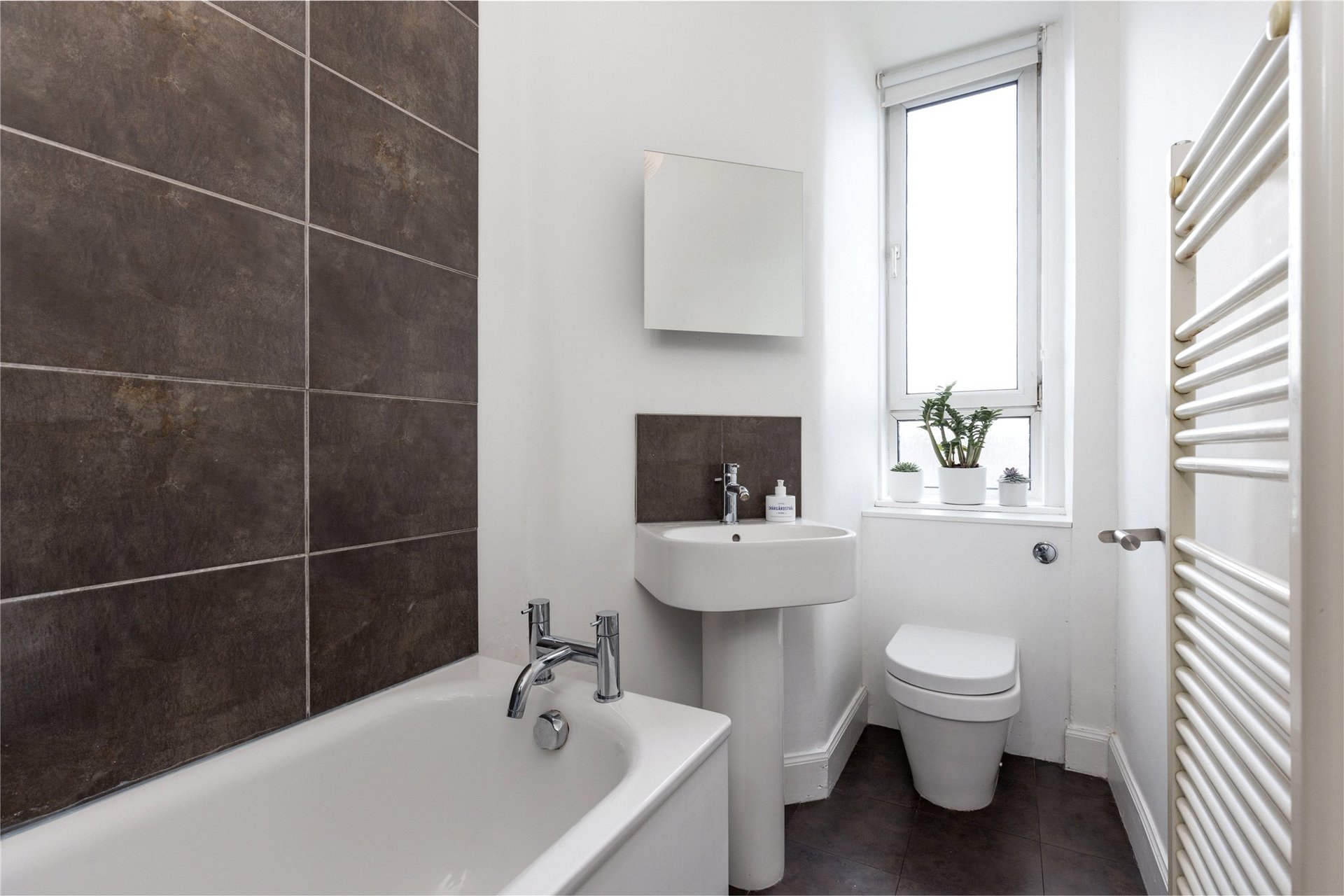 Flat 9, 134 McDonald Road, Edinburgh, EH7 4NL - Picture #11