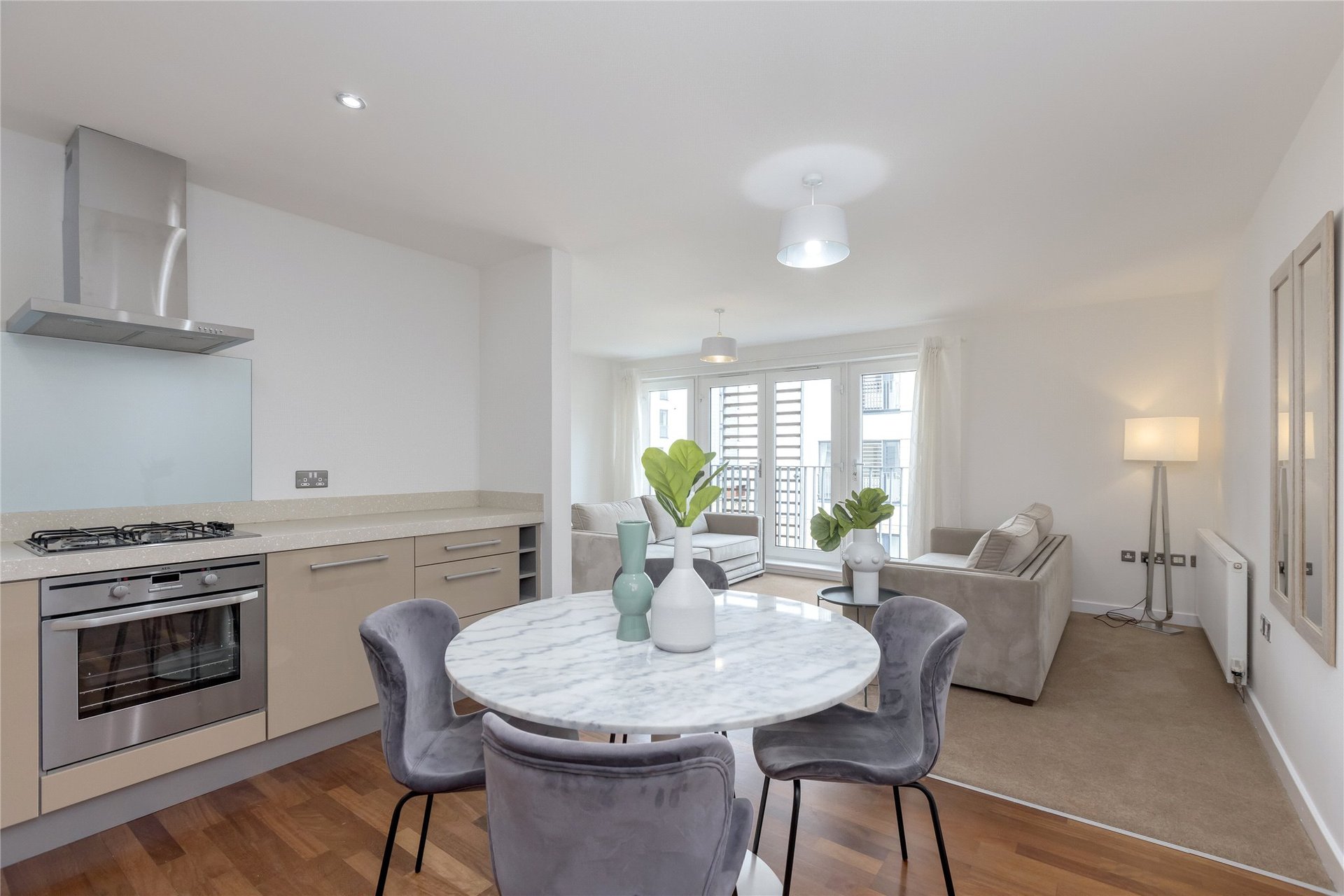 Flat 5, 32 Kimmerghame Drive, Edinburgh, Midlothian, EH4 2GJ - Picture #2