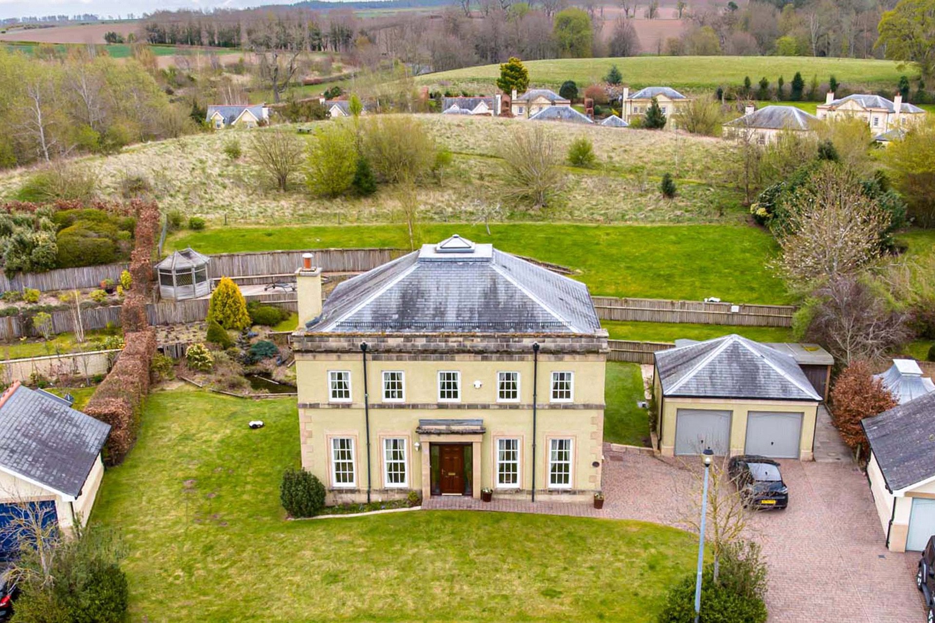 31 Bowmont Court, Heiton, Kelso, Scottish Borders, TD5 8JY - Picture #1