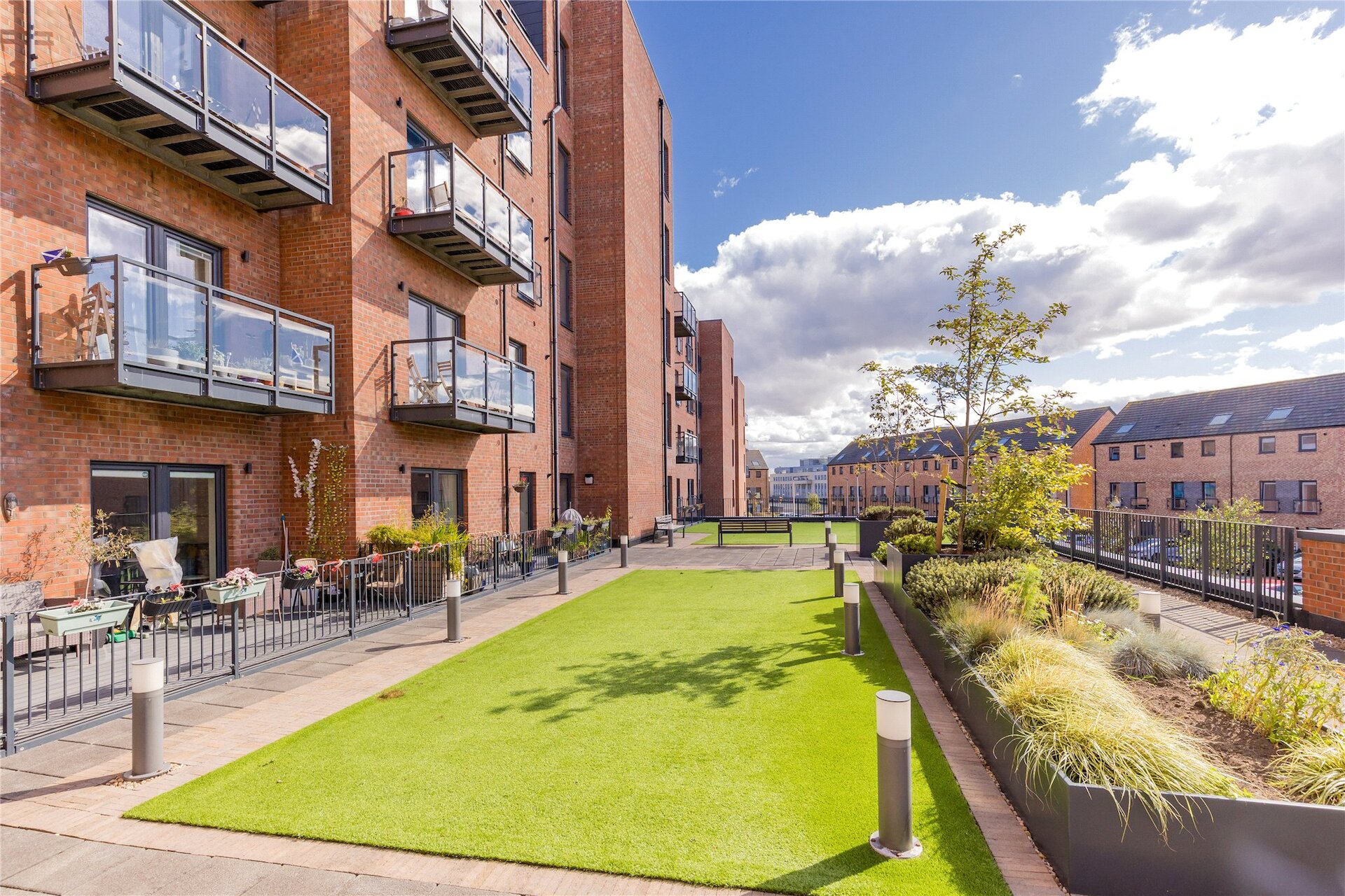 Flat 10, 67 Ocean Drive, Edinburgh, Leith, EH6 6BP - Picture #1