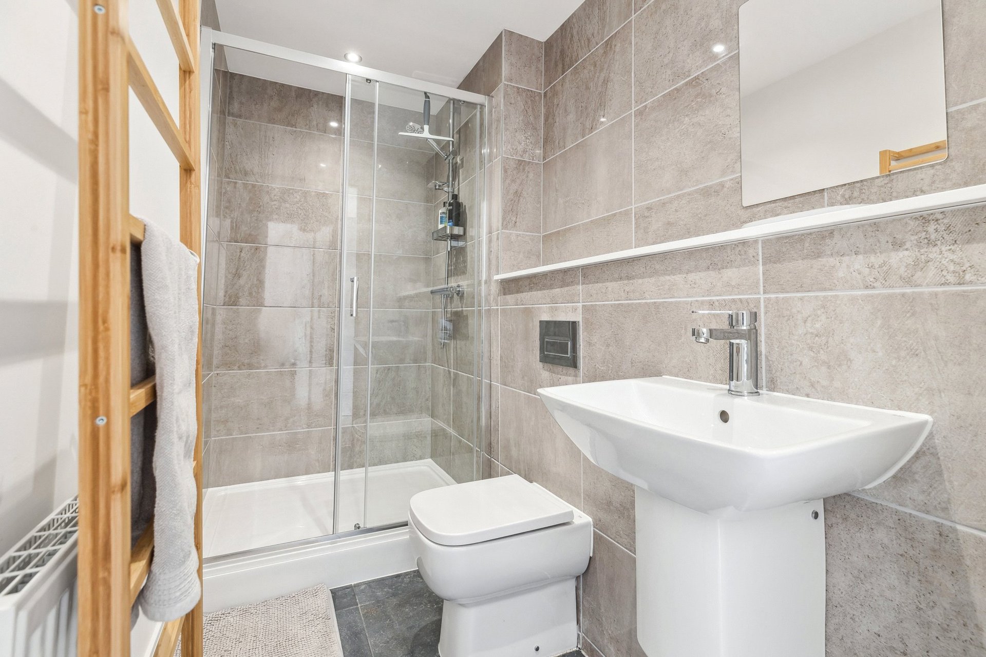 1 Greenknowe Court, Glasgow, G43 1FW - Picture #5
