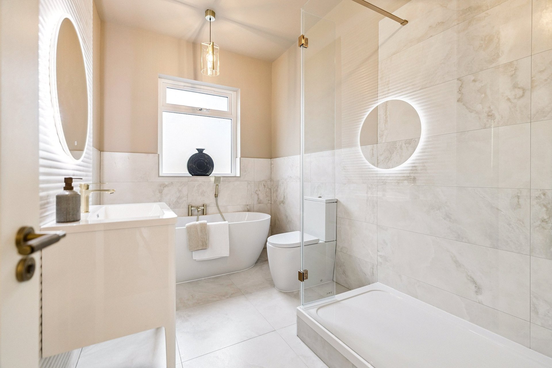 162 Ayr Road, Newton Mearns, Glasgow, G77 6EE - Picture #41