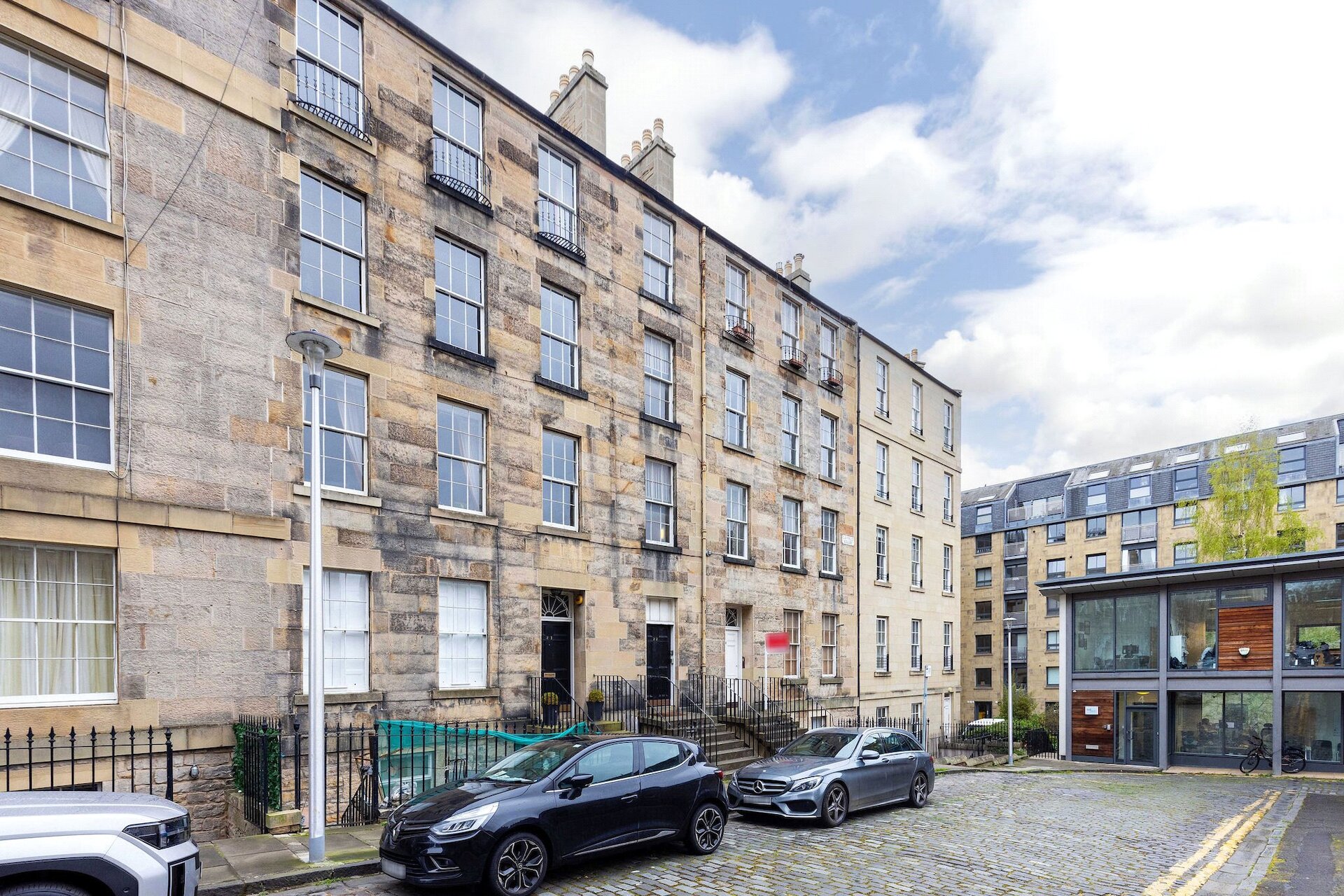 22/4 Gayfield Square, Edinburgh, Midlothian, EH1 3NX - Picture #1
