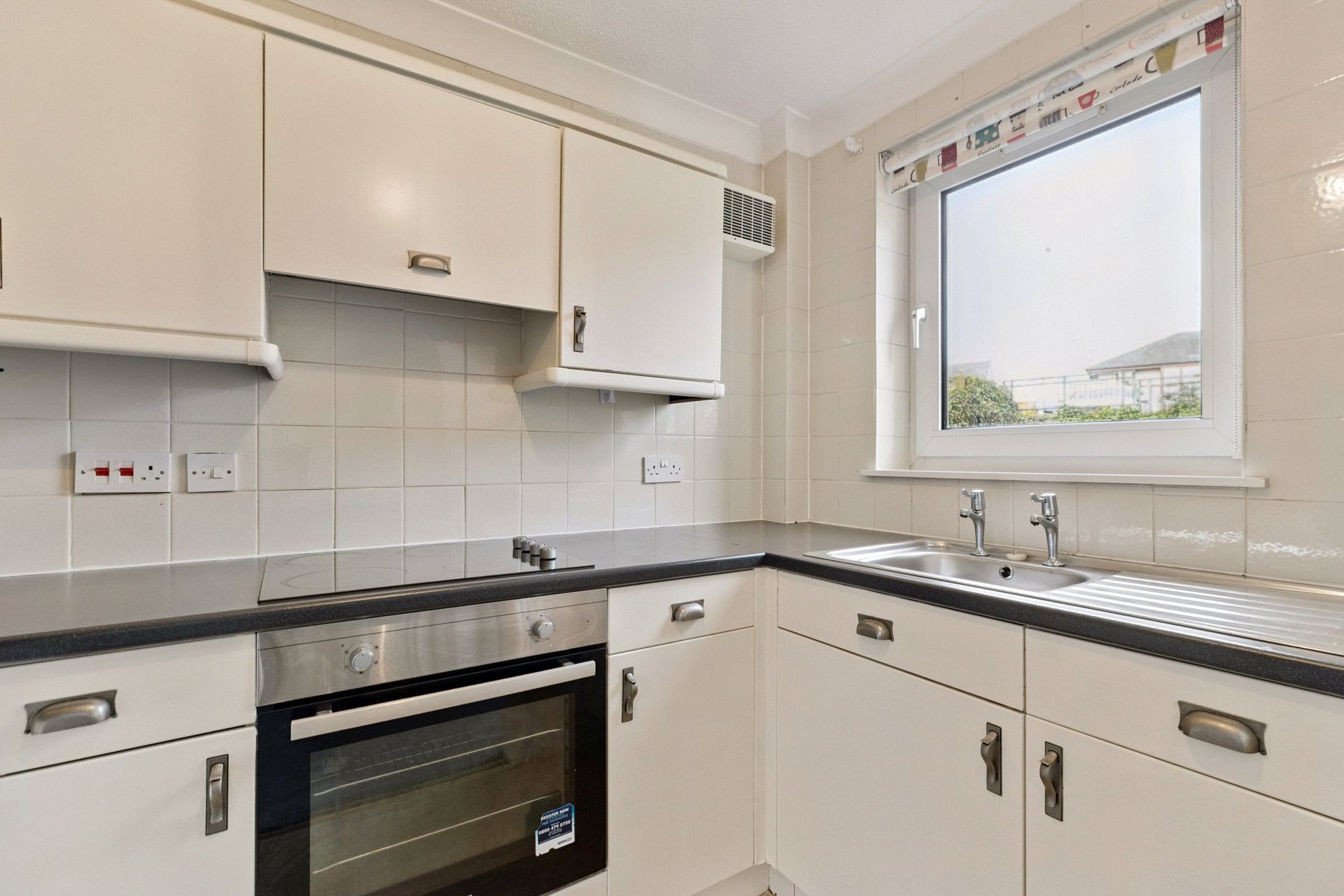 Flat 16, Fairview Court, 46 Main Street, Milngavie, G62 6BU - Picture #6