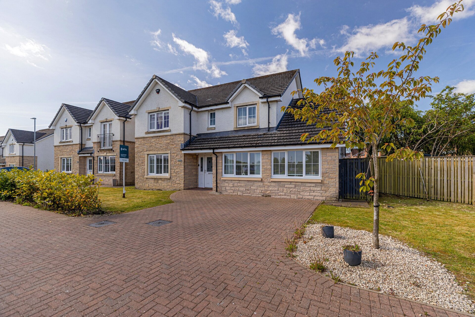 10 Leggatston Drive, Darnley, Glasgow, G53 7ZY - Picture #1