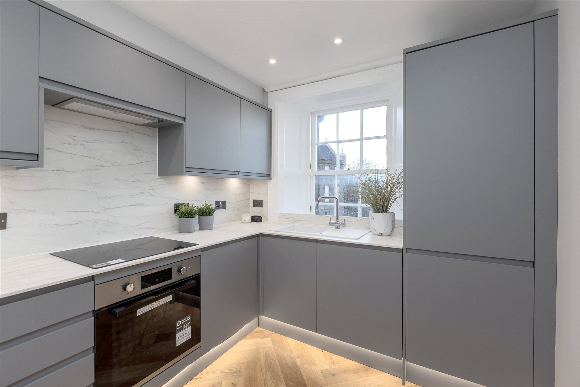 Flat D, 35 St. Bernards Crescent, Edinburgh, Midlothian, EH4 1NR - Picture #3