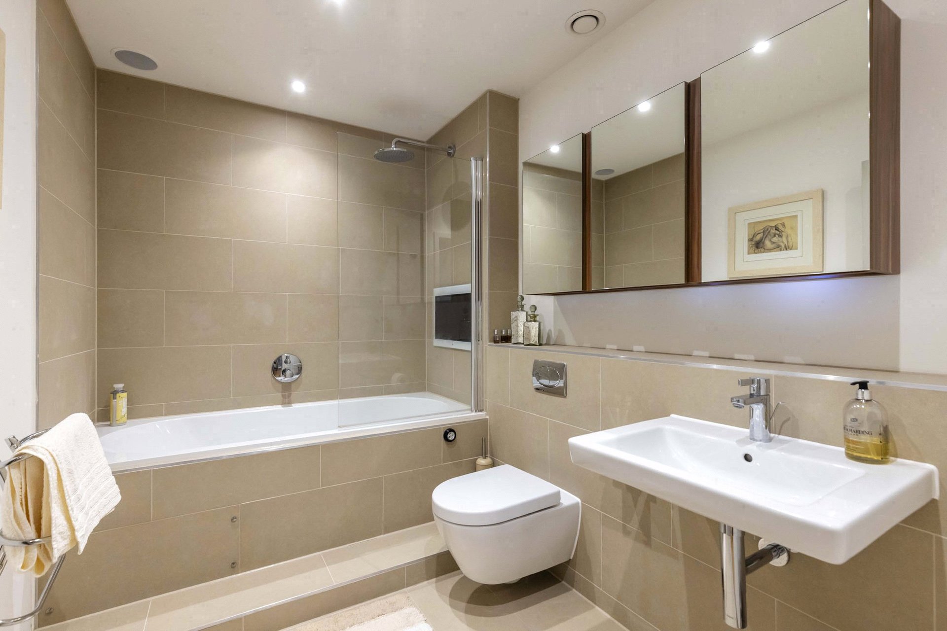 Flat 17, 13 Simpson Loan, Edinburgh, Midlothian, EH3 9GN - Picture #11