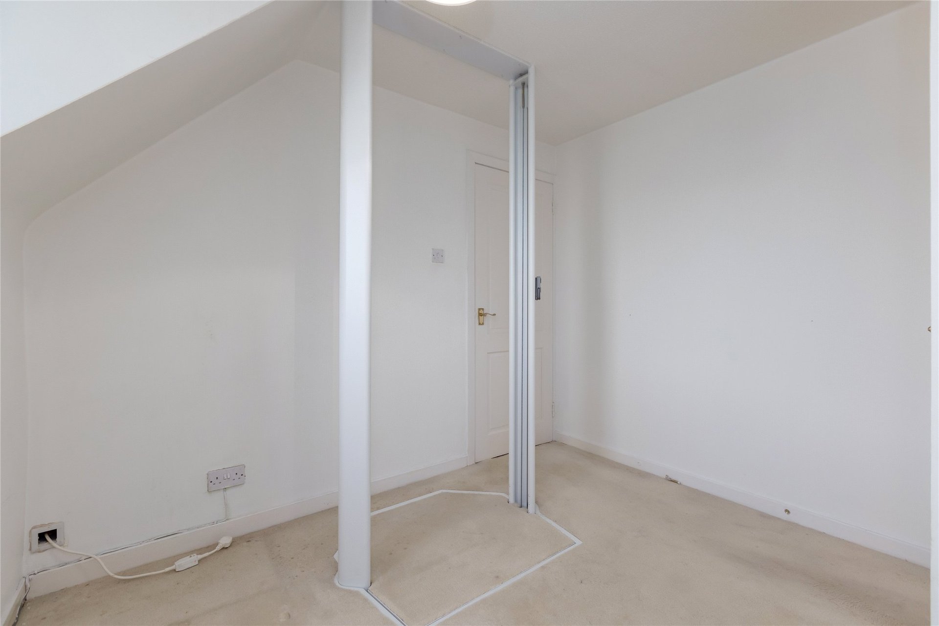 10 Stuart Green, Corstorphine, Edinburgh, EH12 8YF - Picture #9