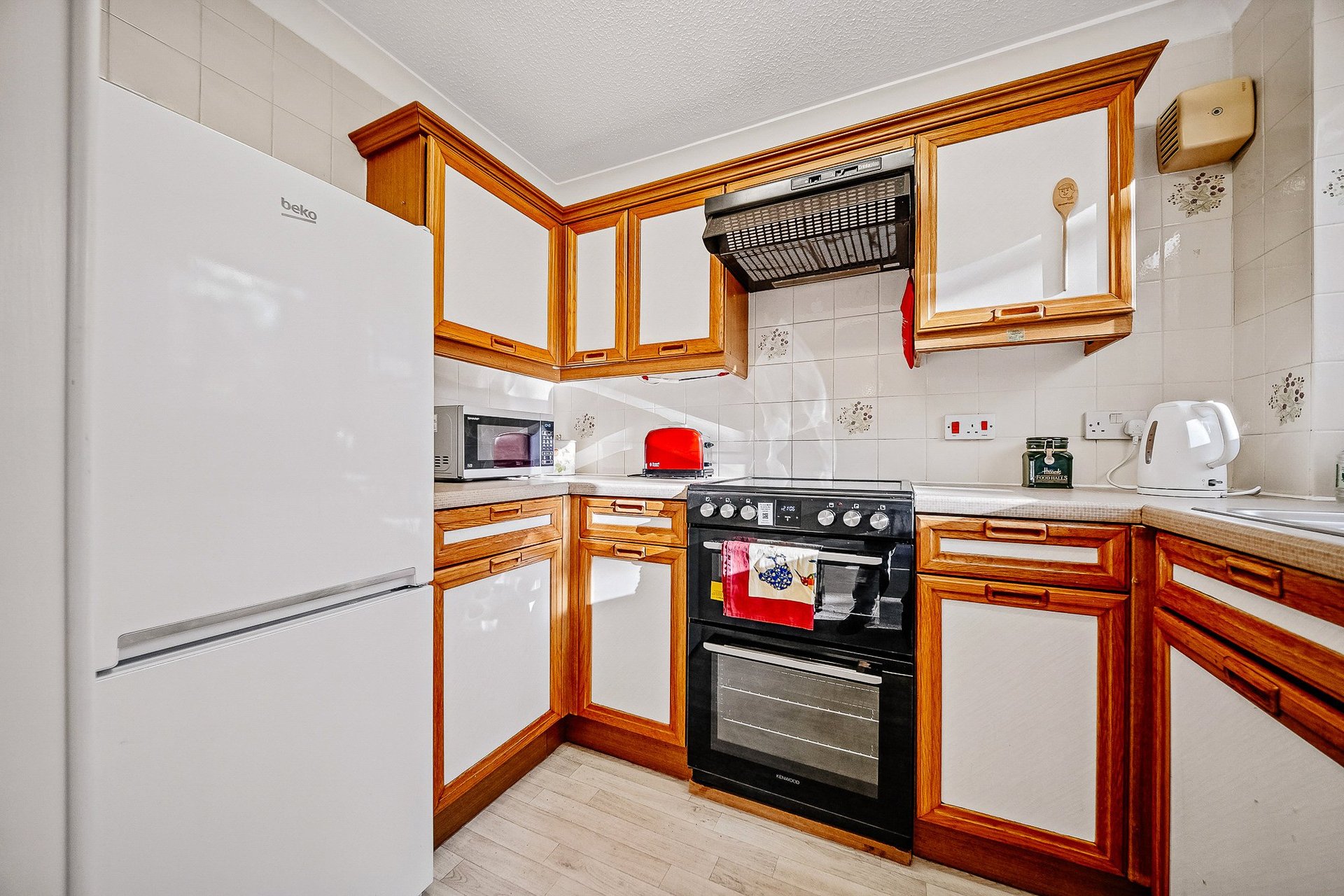 Queens Court, 16/2 Queen's Road, Blackhall, Edinburgh, EH4 2BY - Picture #11