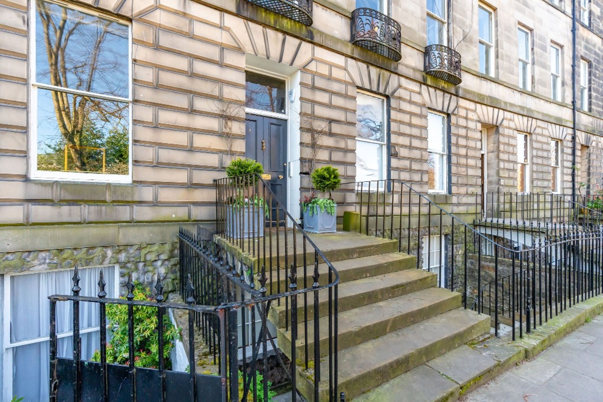 8 Bellevue Crescent, Bellevue, Edinburgh, EH3 6ND - Picture #2