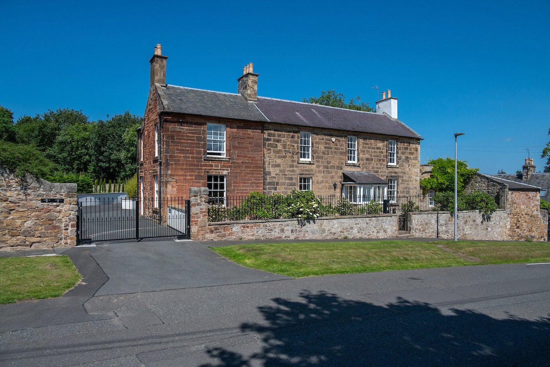 6 Lugton Brae, Dalkeith, Midlothian, EH22 1JX - Picture #1