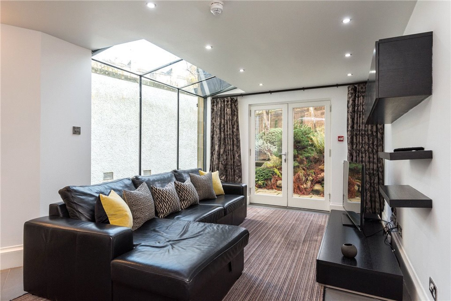 9a Rothesay Place, Edinburgh, EH3 7SL - Picture #2
