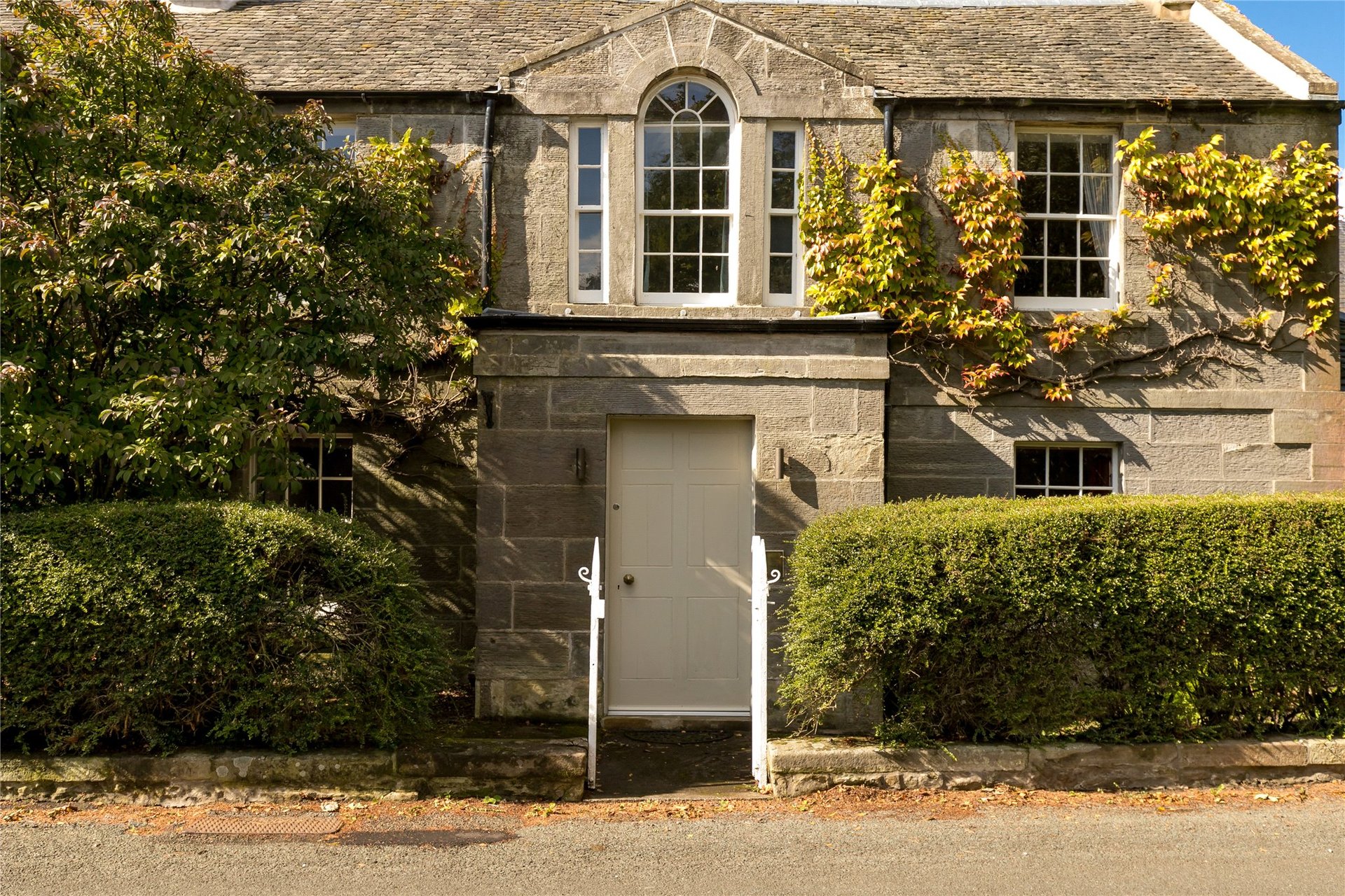Mill Farmhouse, Mill Farm Road, Aberdour, Burntisland, KY3 0RG - Picture #2