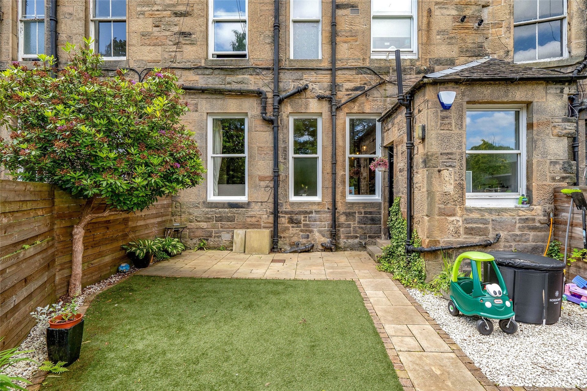 77 Marchmont Road, Marchmont, Edinburgh, EH9 1HB - Picture #2