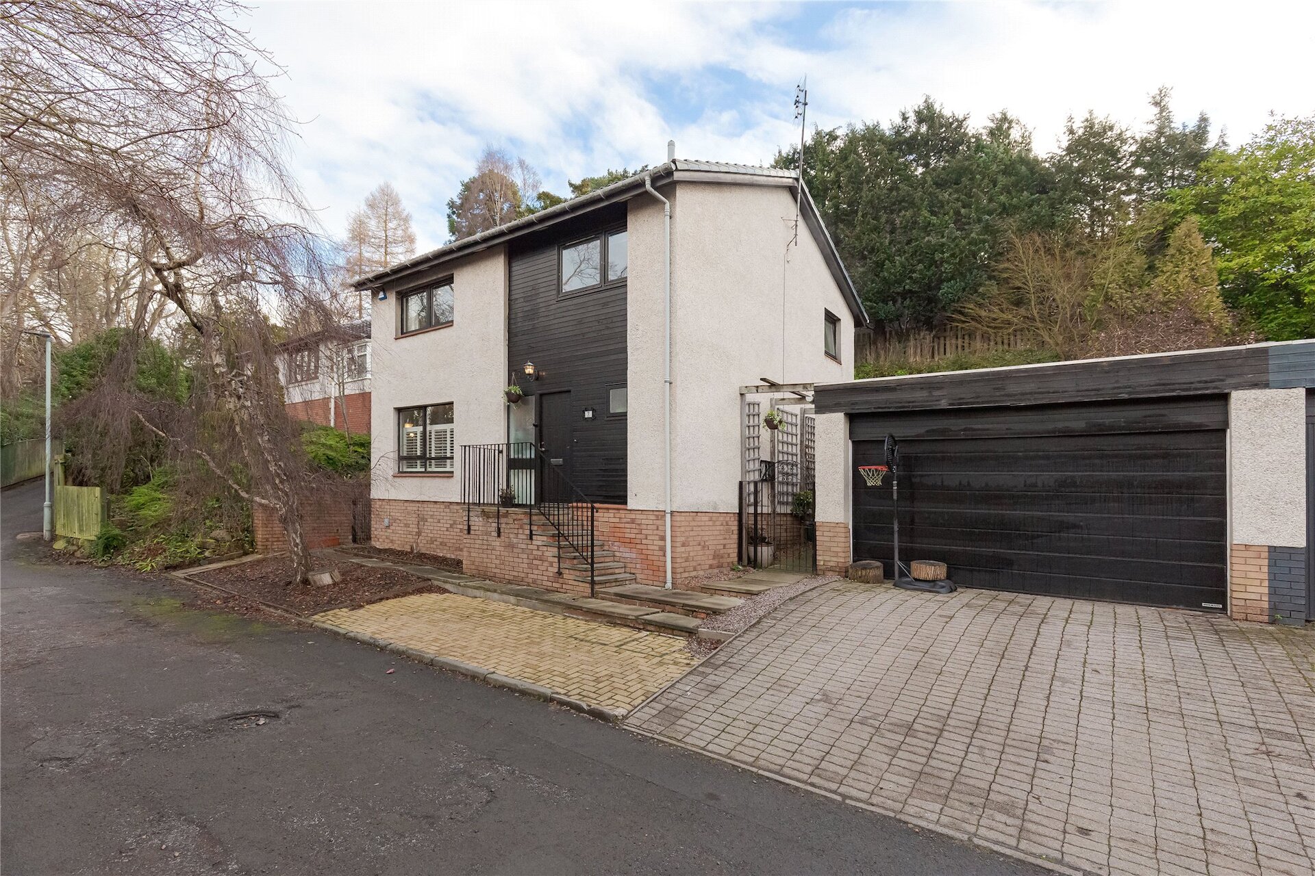 7 Peggy's Mill Road, Cramond, Edinburgh, EH4 6JY - Picture #1