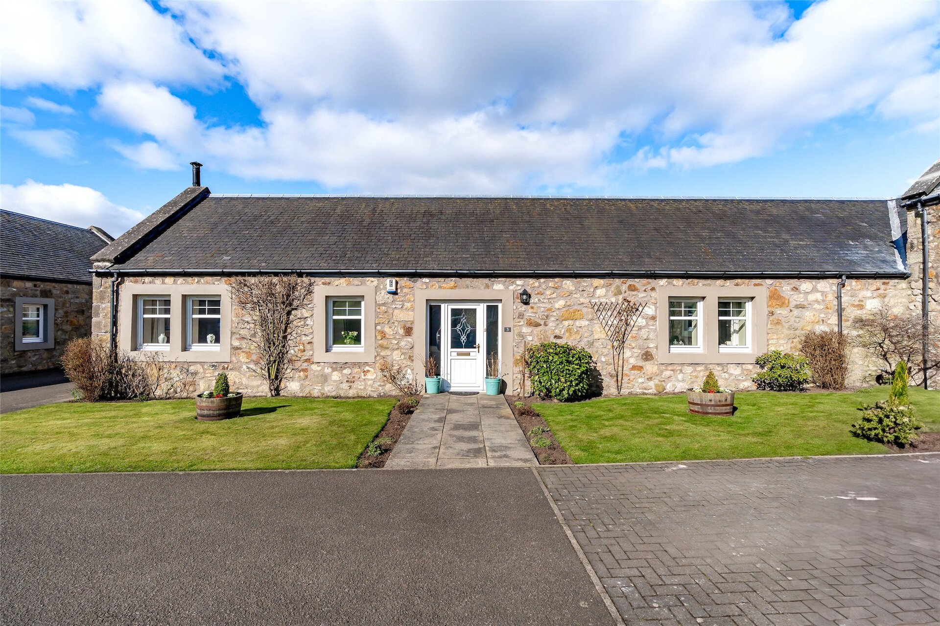 3 Muirton Farm Steadings, Lassodie, Dunfermline, Fife, KY12 0SW - Picture #1