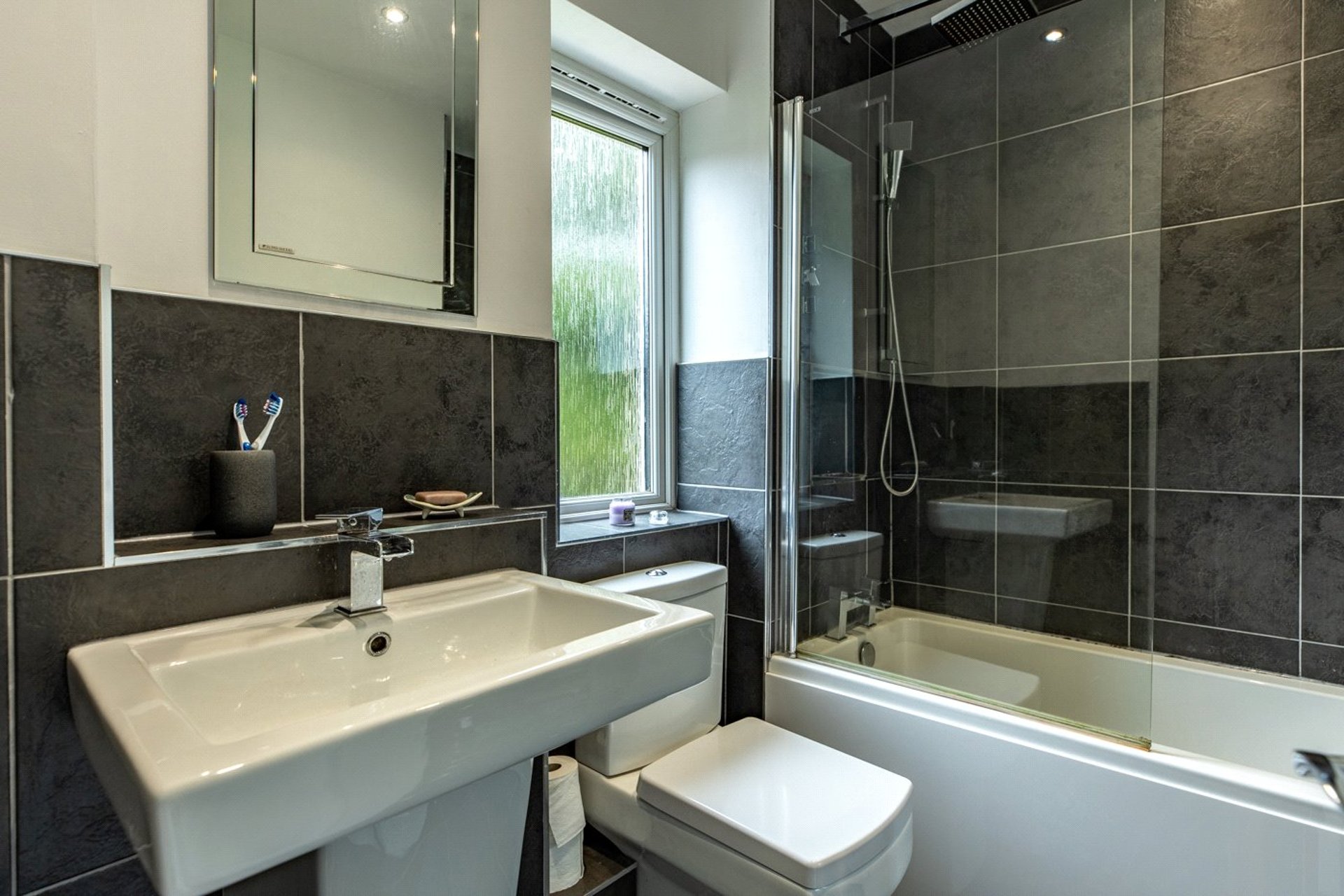 18 Dumgoyne Avenue, Milngavie, G62 7AJ - Picture #13