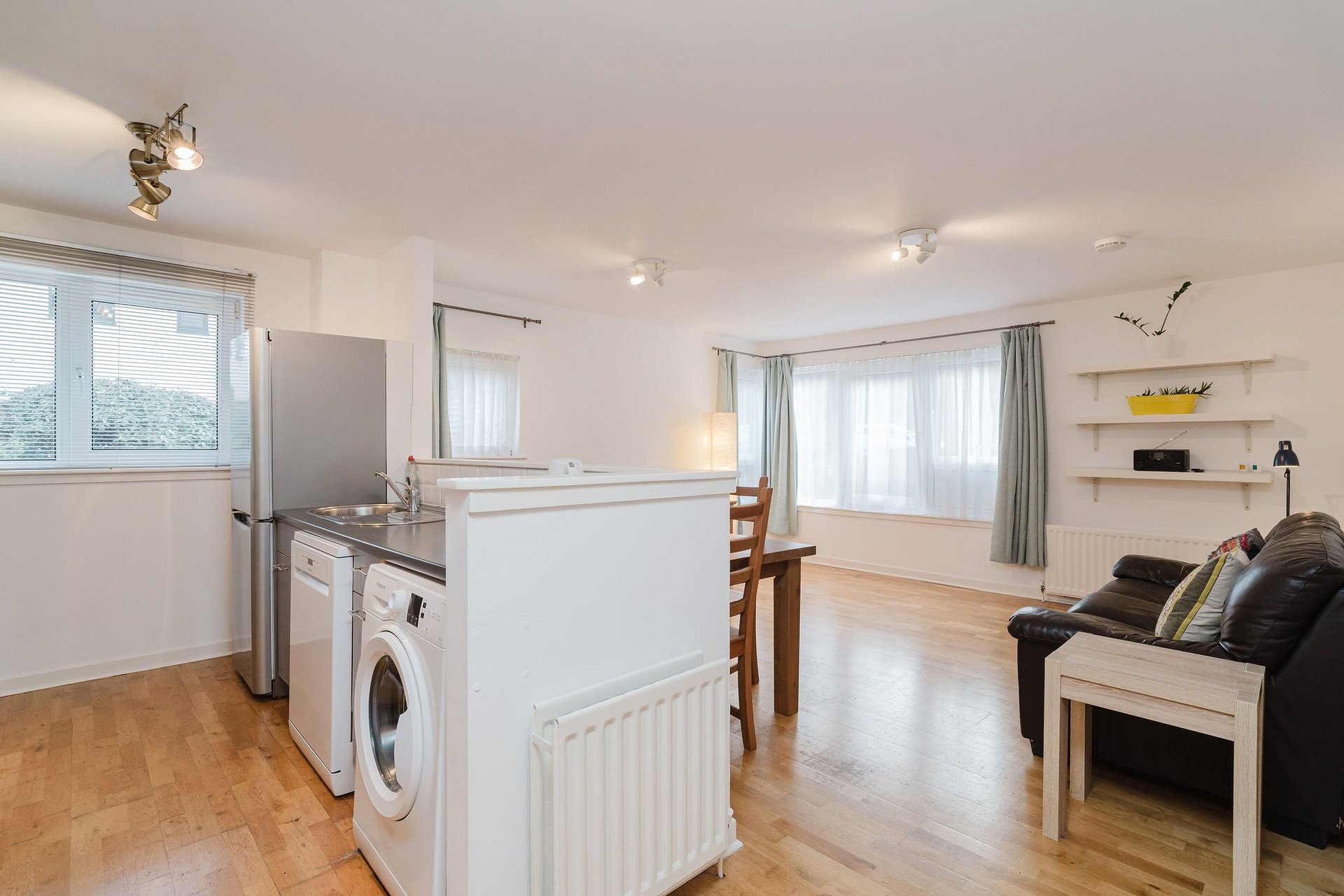 215/2 Granton Road, Trinity, Edinburgh, EH5 1HD - Picture #7