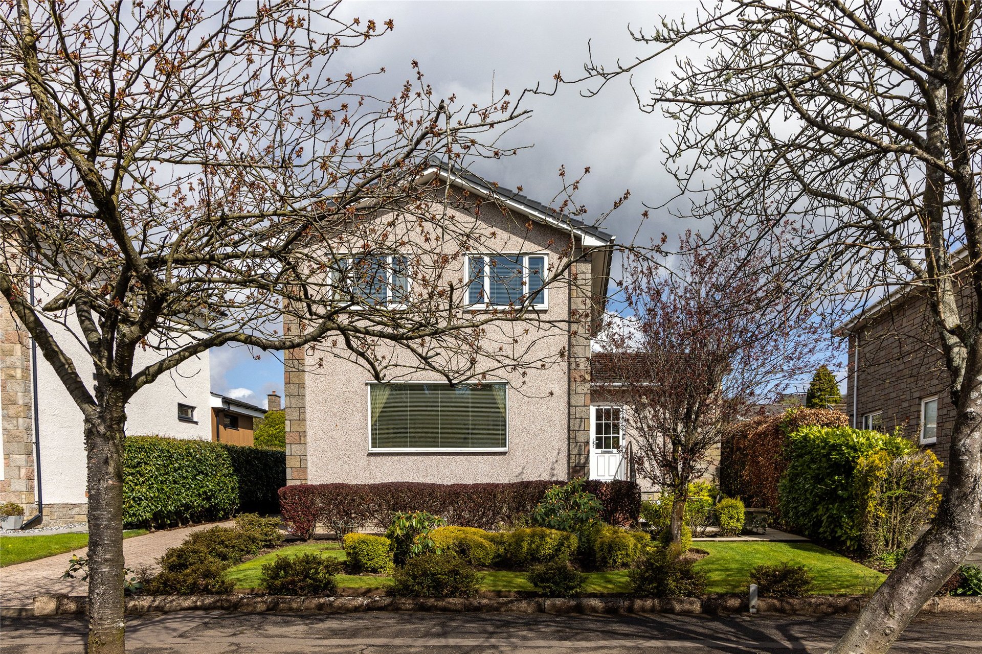 105 Stockiemuir Avenue, Bearsden, G61 3LX - Picture #34