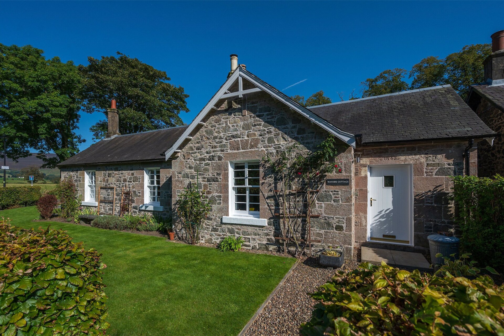Wayside Cottage, Lamington, Biggar, South Lanarkshire, ML12 6HW - Picture #1