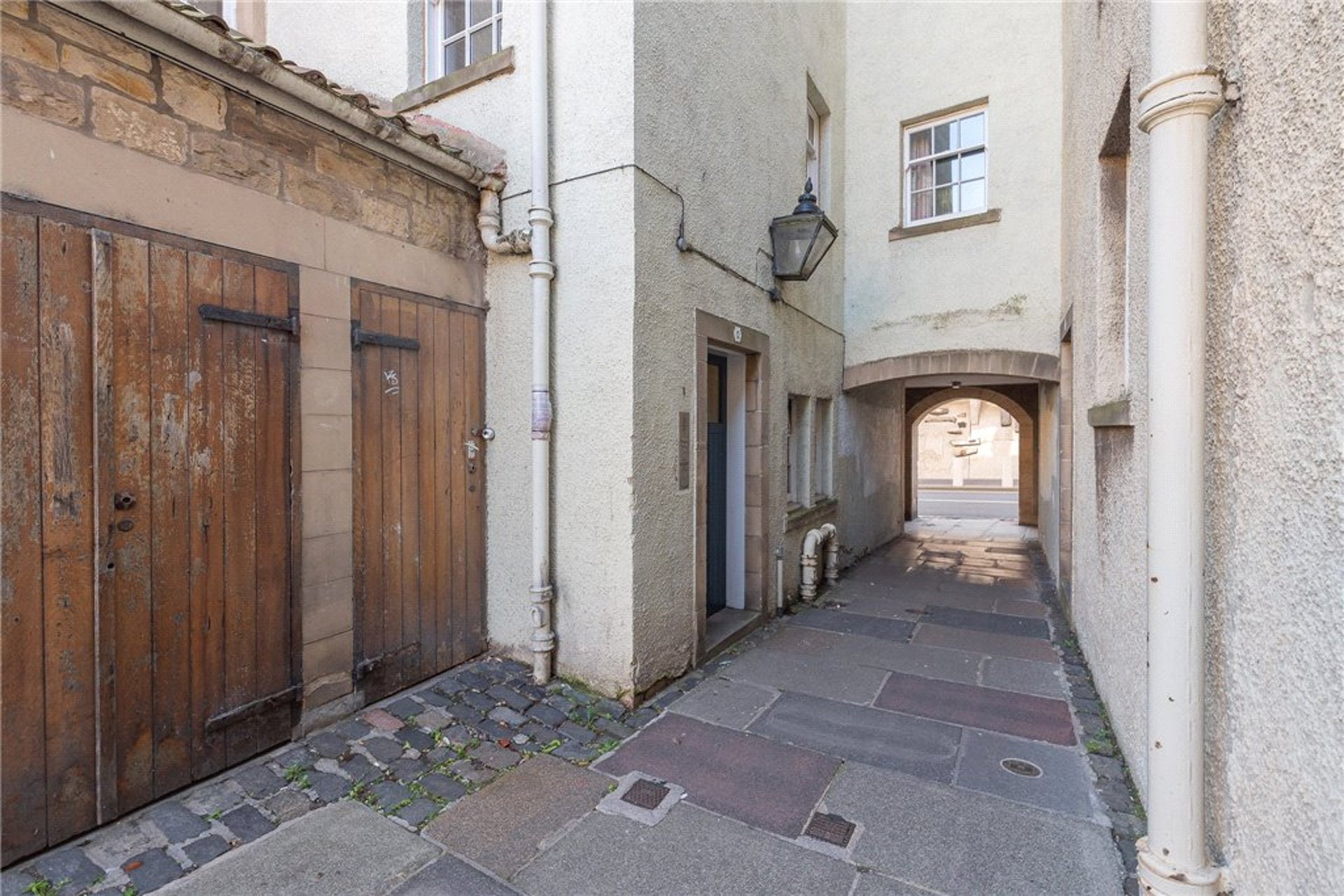 12/4 White Horse Close, 27 Canongate, Edinburgh, EH8 8BU - Picture #19
