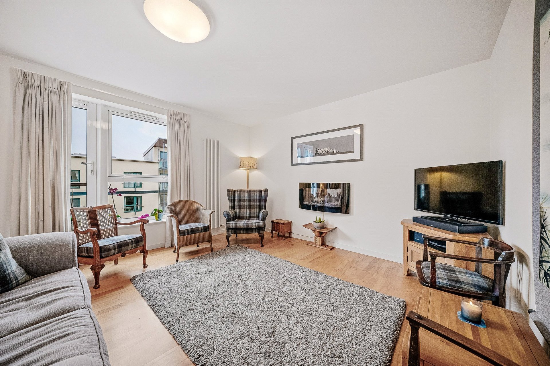 Flat 34, The Park, 89 Holyrood Road, Edinburgh, EH8 8BA - Picture #3