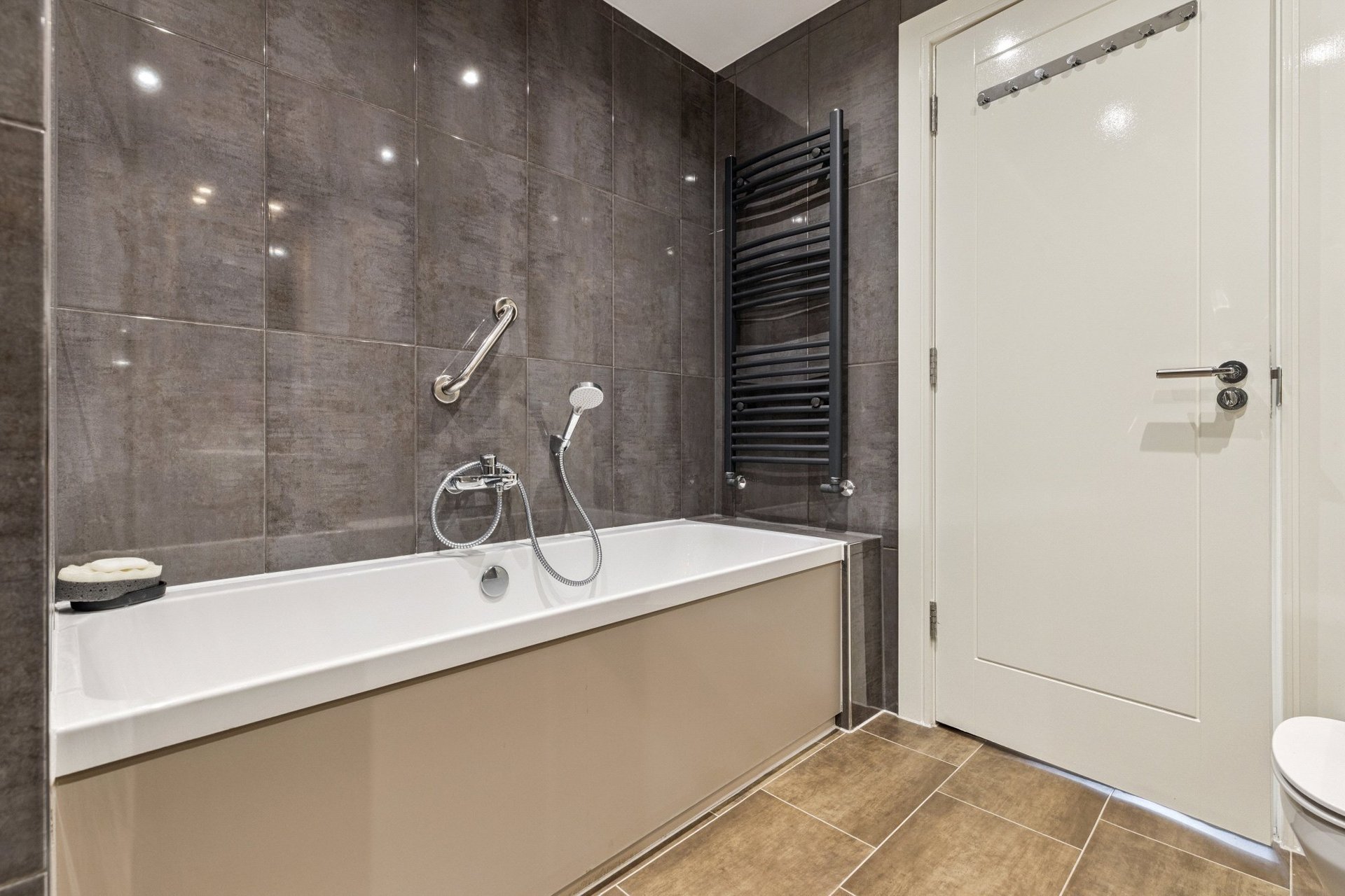 Flat 2/1, 3 Eastwoodhill Grove, Giffnock, Glasgow, East Renfrewshire, G46 6BB - Picture #22