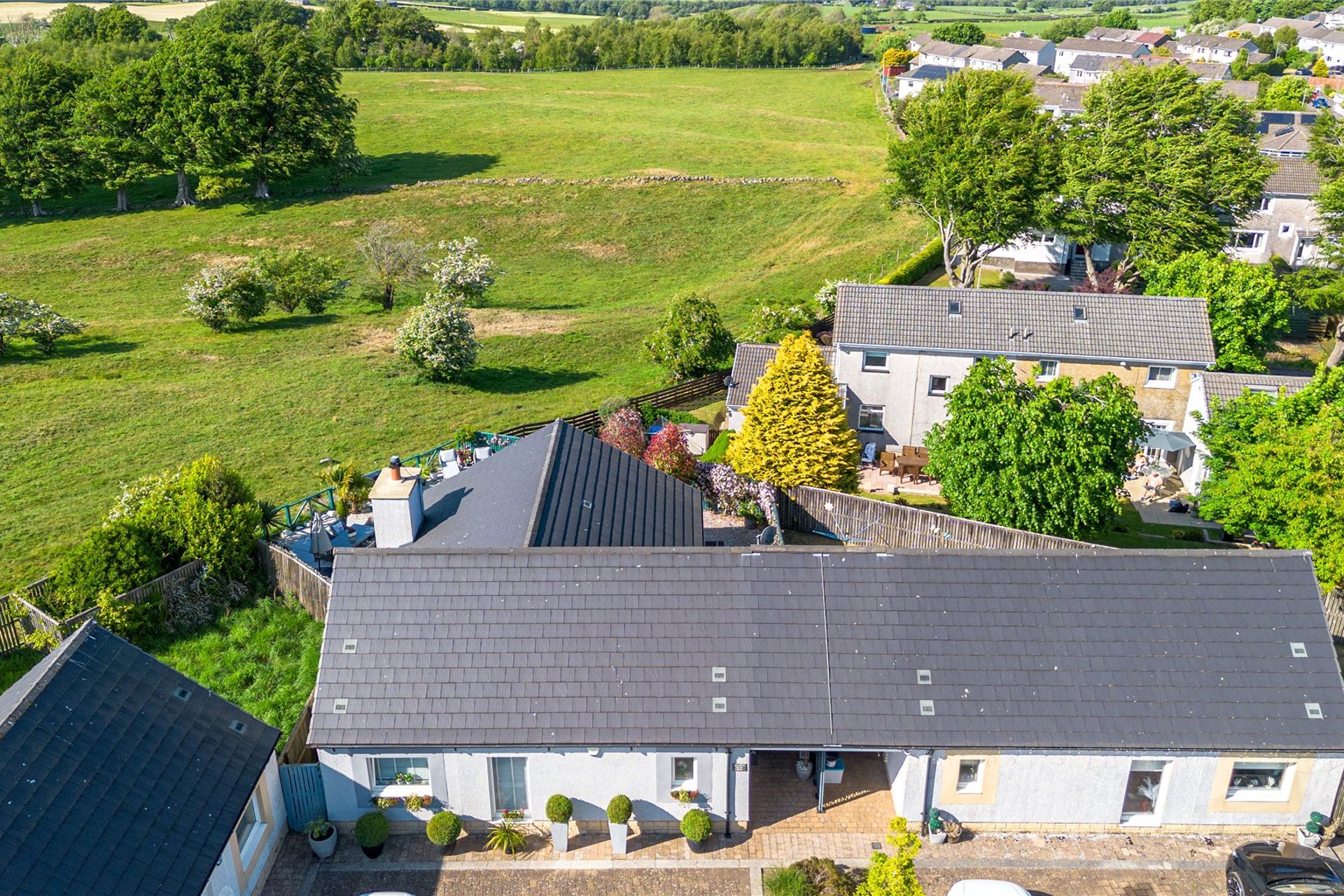 Joli Cottage, 52 Picketlaw Road, Eaglesham, Glasgow, East Renfrewshire, G76 0BF - Picture #2