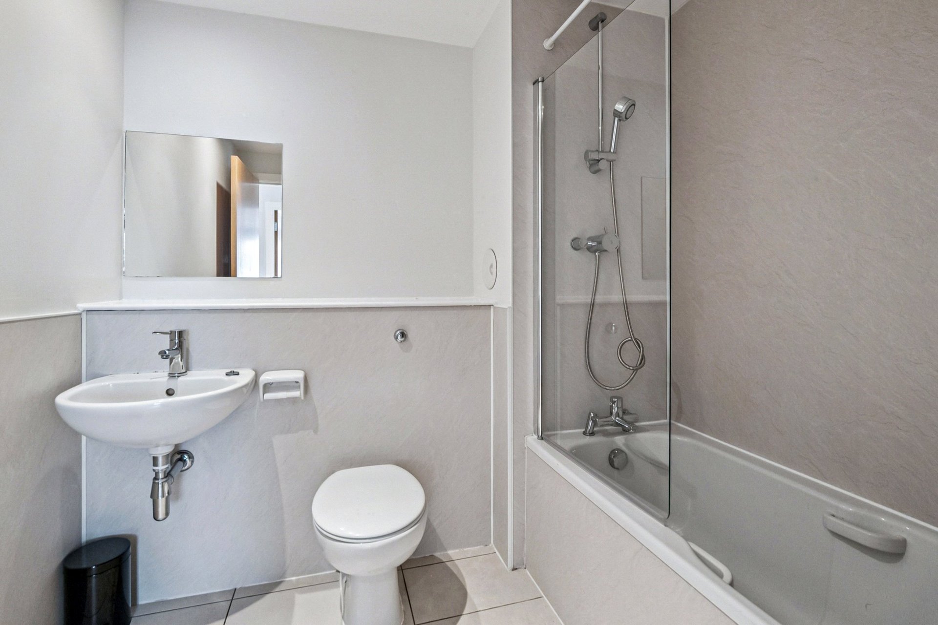 Flat 1, 8 Western Harbour Midway, The Shore, Edinburgh, EH6 6PT - Picture #17