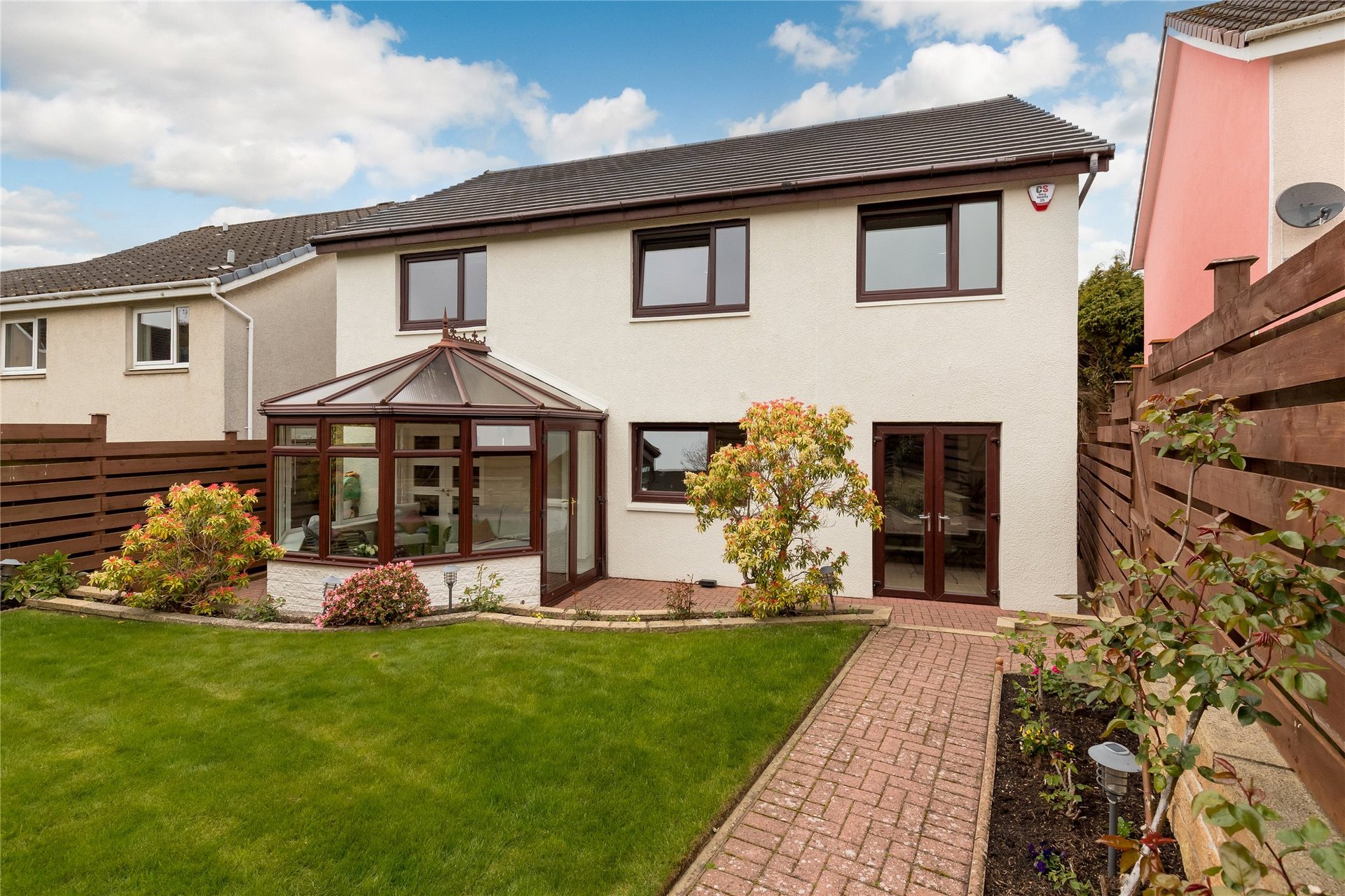 25 Avon Road, Cramond, Edinburgh, EH4 6RD - Picture #2