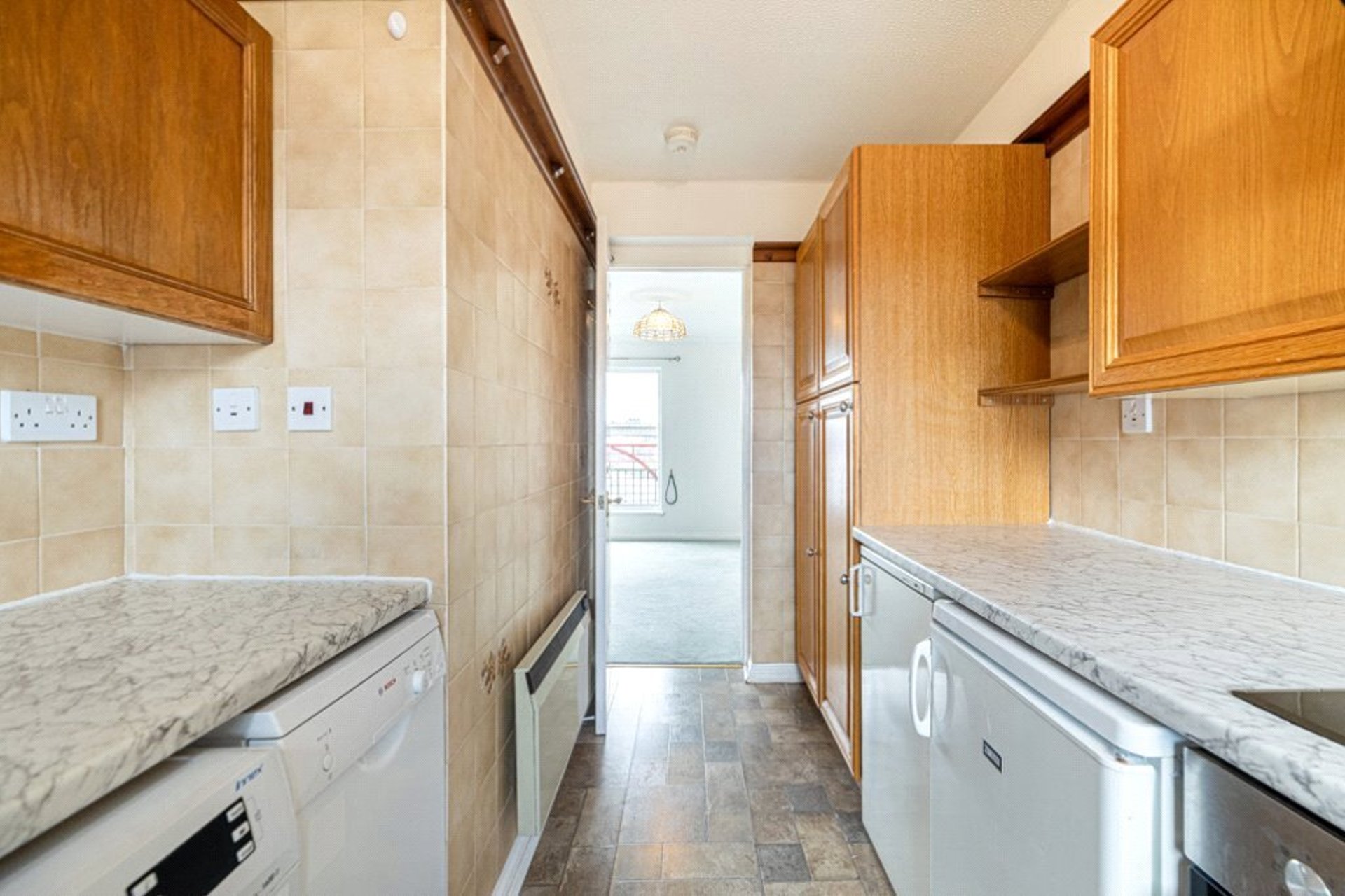 Flat 17 (Top), 12 Riverview Place, Waterfront, G5 8EH - Picture #8