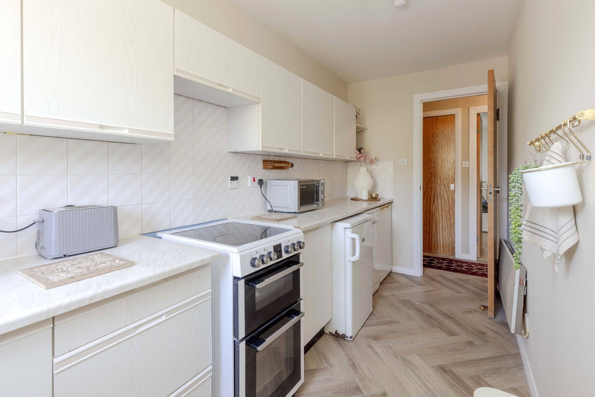 6/3 Murieston Place, Edinburgh, EH11 2LT - Picture #6