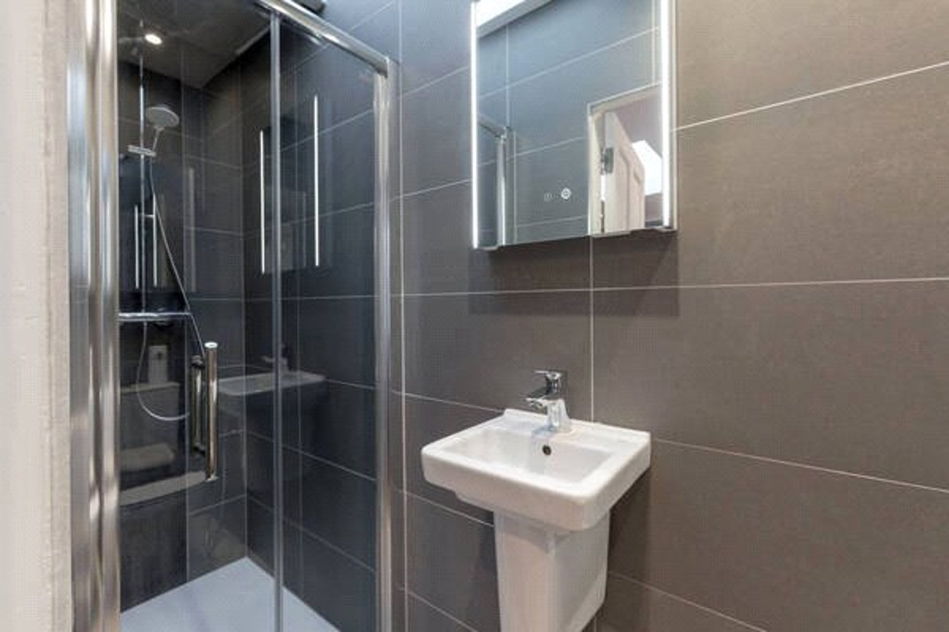 Flat 3, 53 North Castle Street, Edinburgh, EH2 3LJ - Picture #11