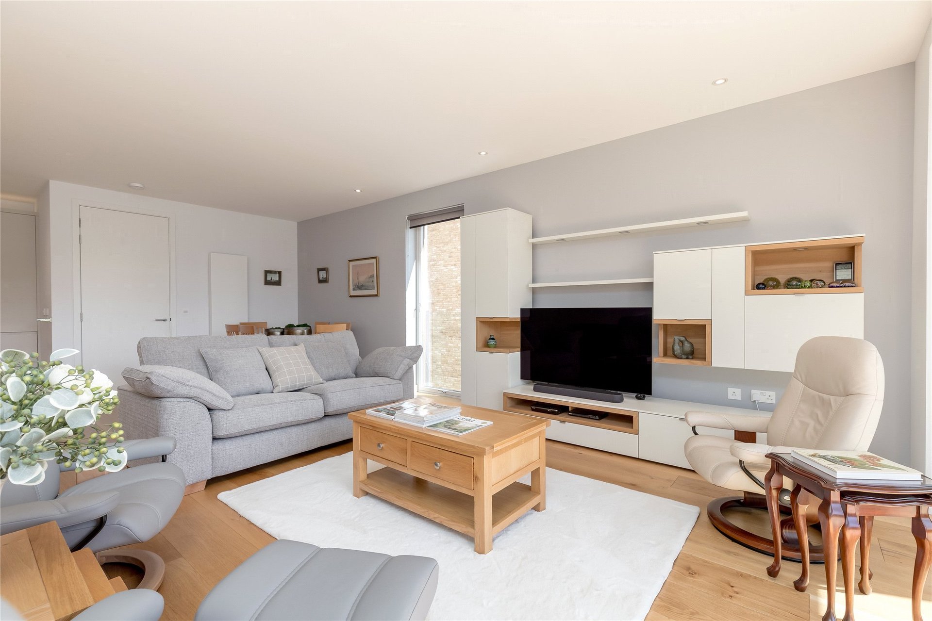 Flat 5, 2 Westerlea Gardens, Edinburgh, EH12 6HU - Picture #2
