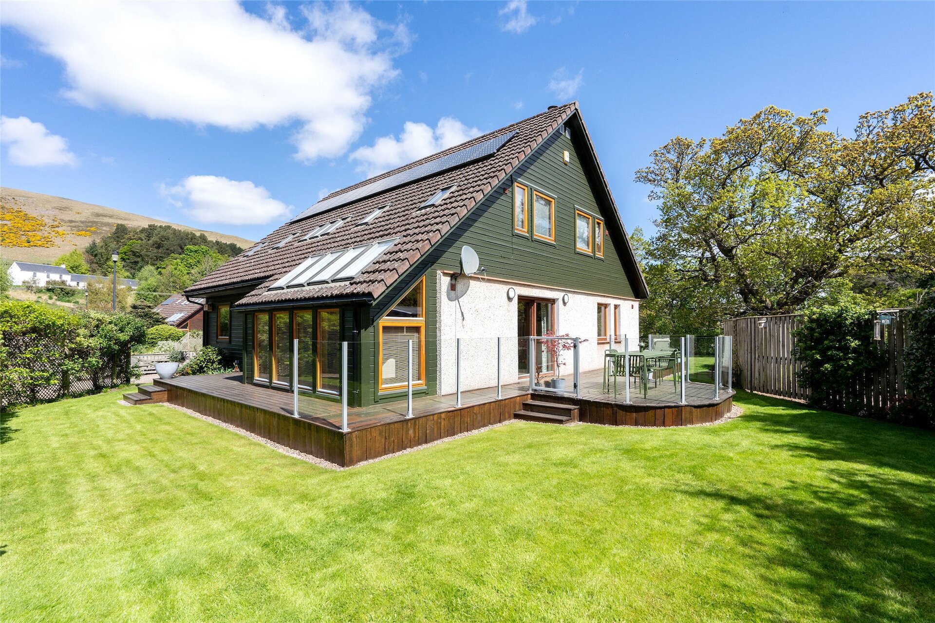6 Woodend Crescent, Ettrickbridge, Selkirk, Scottish Borders, TD7 5JQ - Picture #1