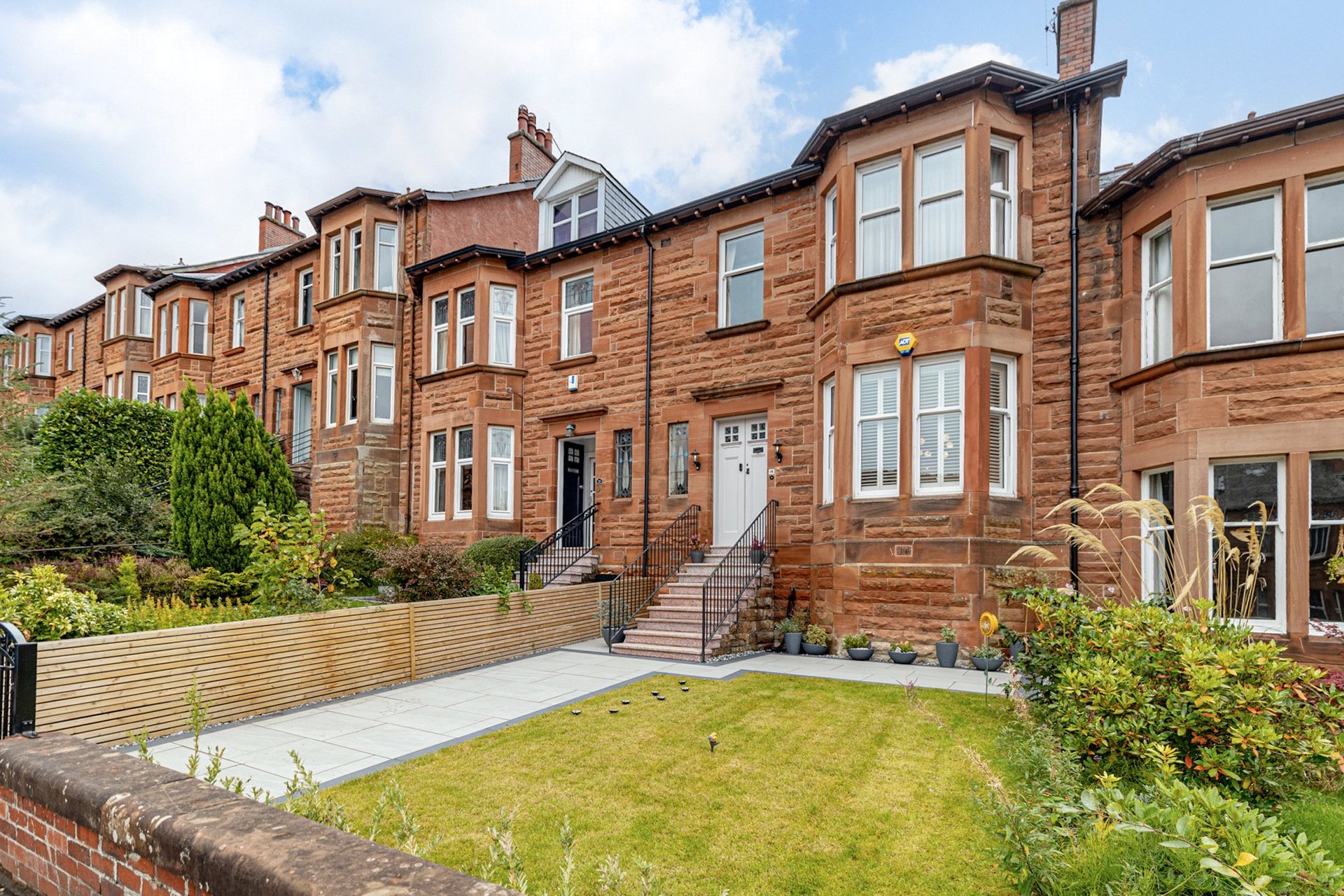 14 Williamwood Park West, Netherlee, East Renfrewshire, G44 3TE - Picture #2