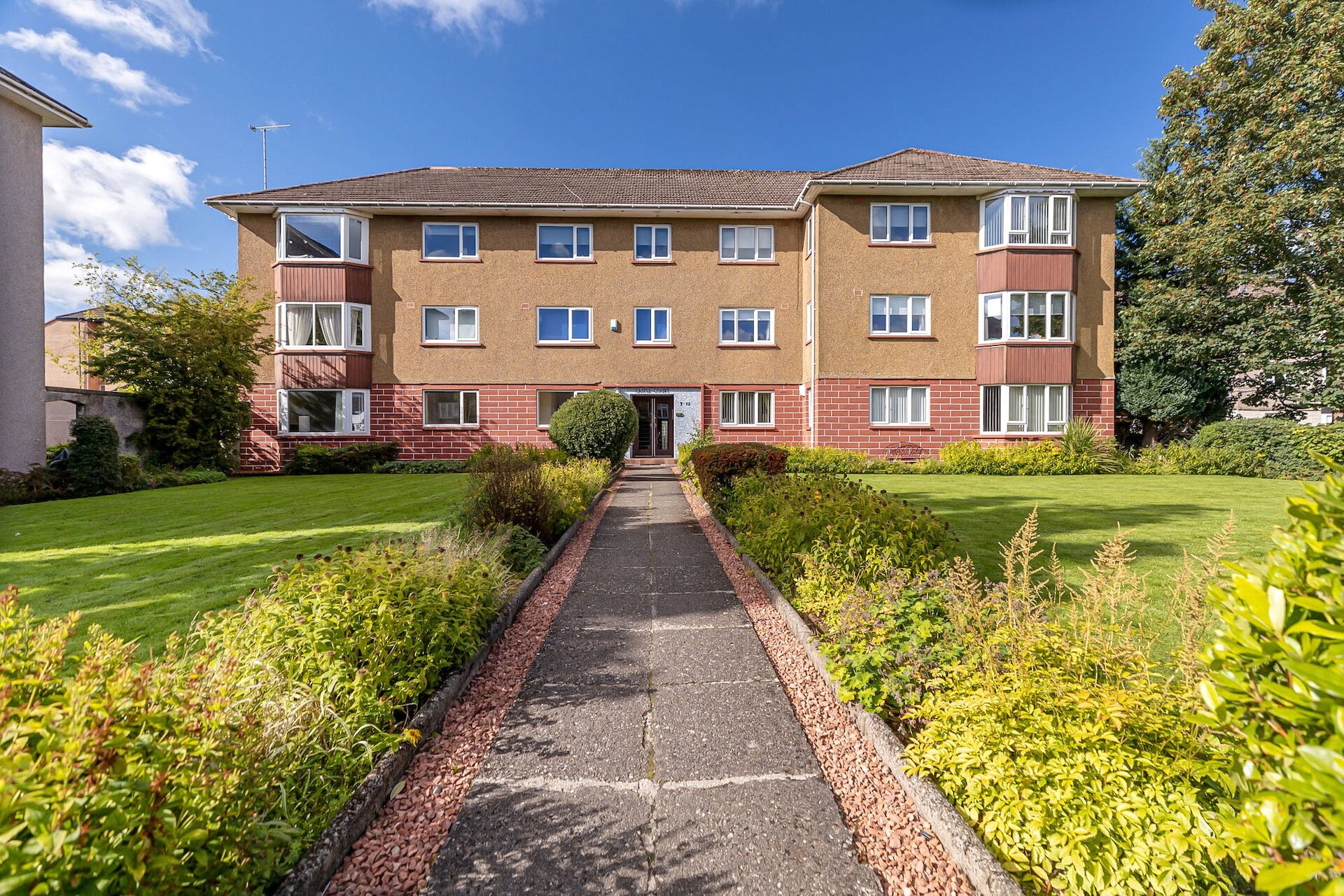Flat 8, Castle Court, 4 Broomhill Avenue, Newton Mearns, Glasgow, East Renfrewshire, G77 5HZ - Picture #1