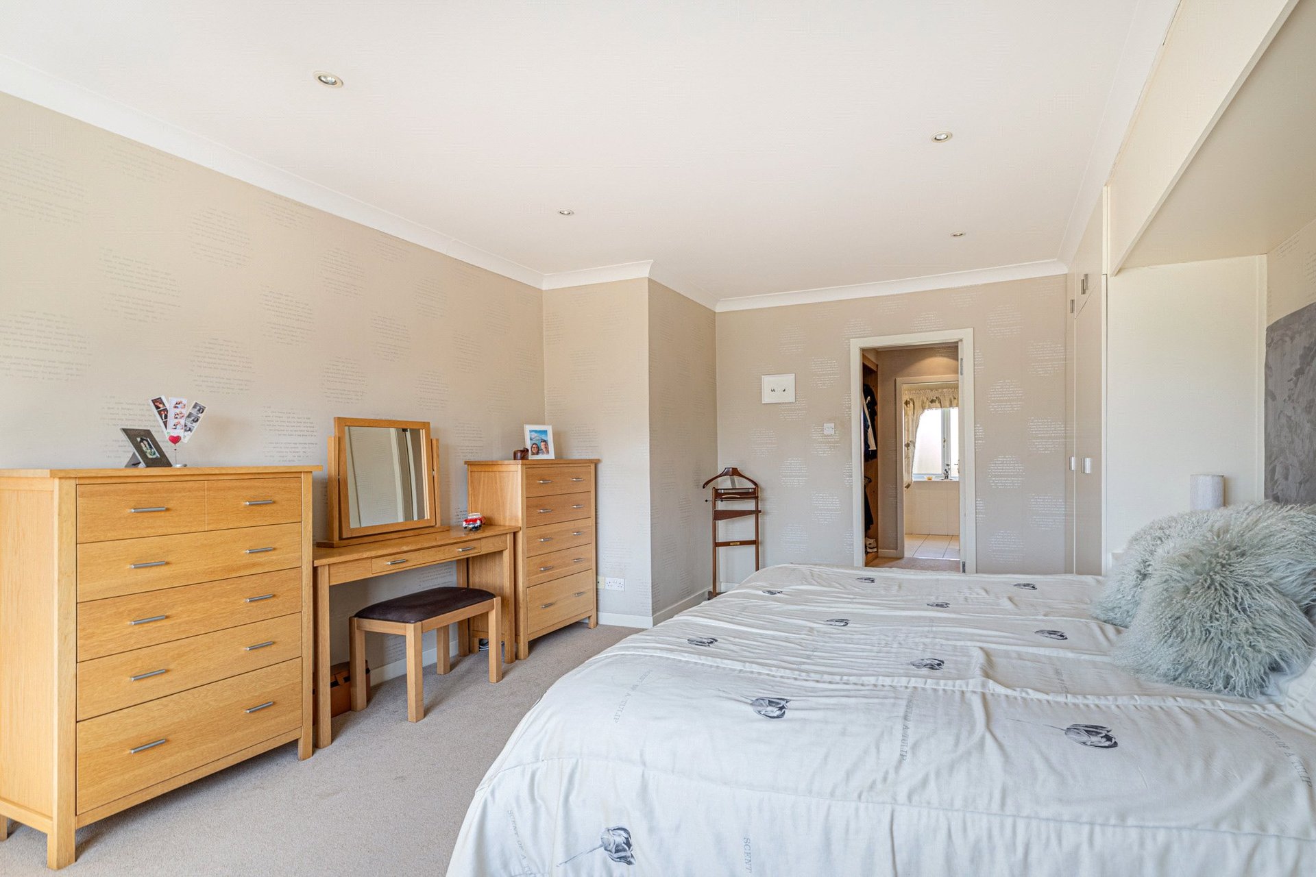 18 Falkland Avenue, Newton Mearns, Glasgow, G77 5DR - Picture #22