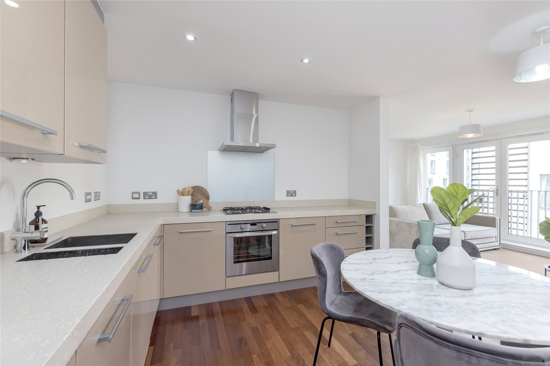 Flat 5, 32 Kimmerghame Drive, Edinburgh, Midlothian, EH4 2GJ - Picture #3