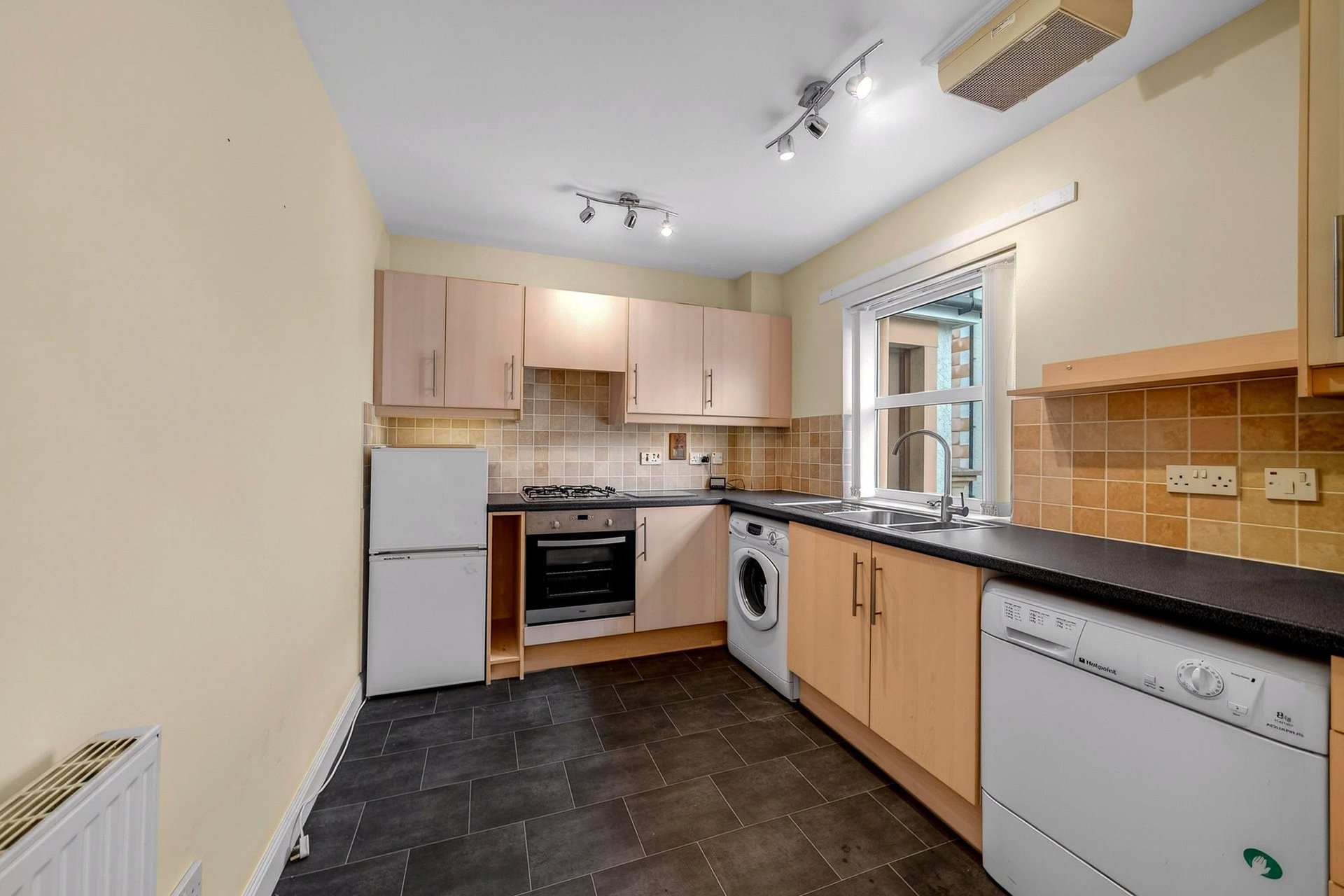 24 Bavelaw Green, Balerno, EH14 7GD - Picture #2