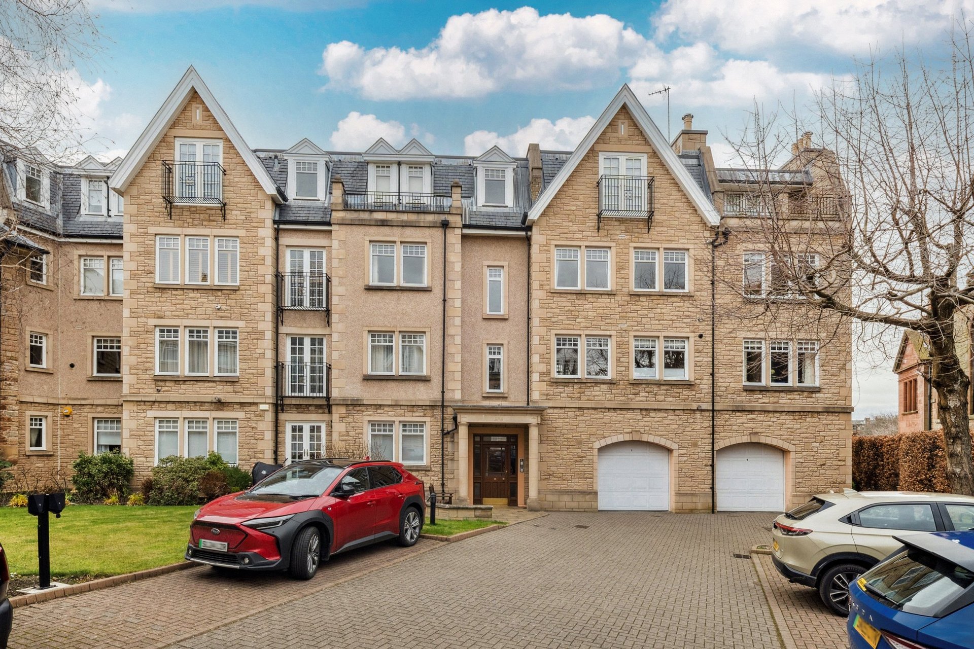 98/3 Whitehouse Loan, Bruntsfield, Edinburgh, EH9 1BD - Picture #1