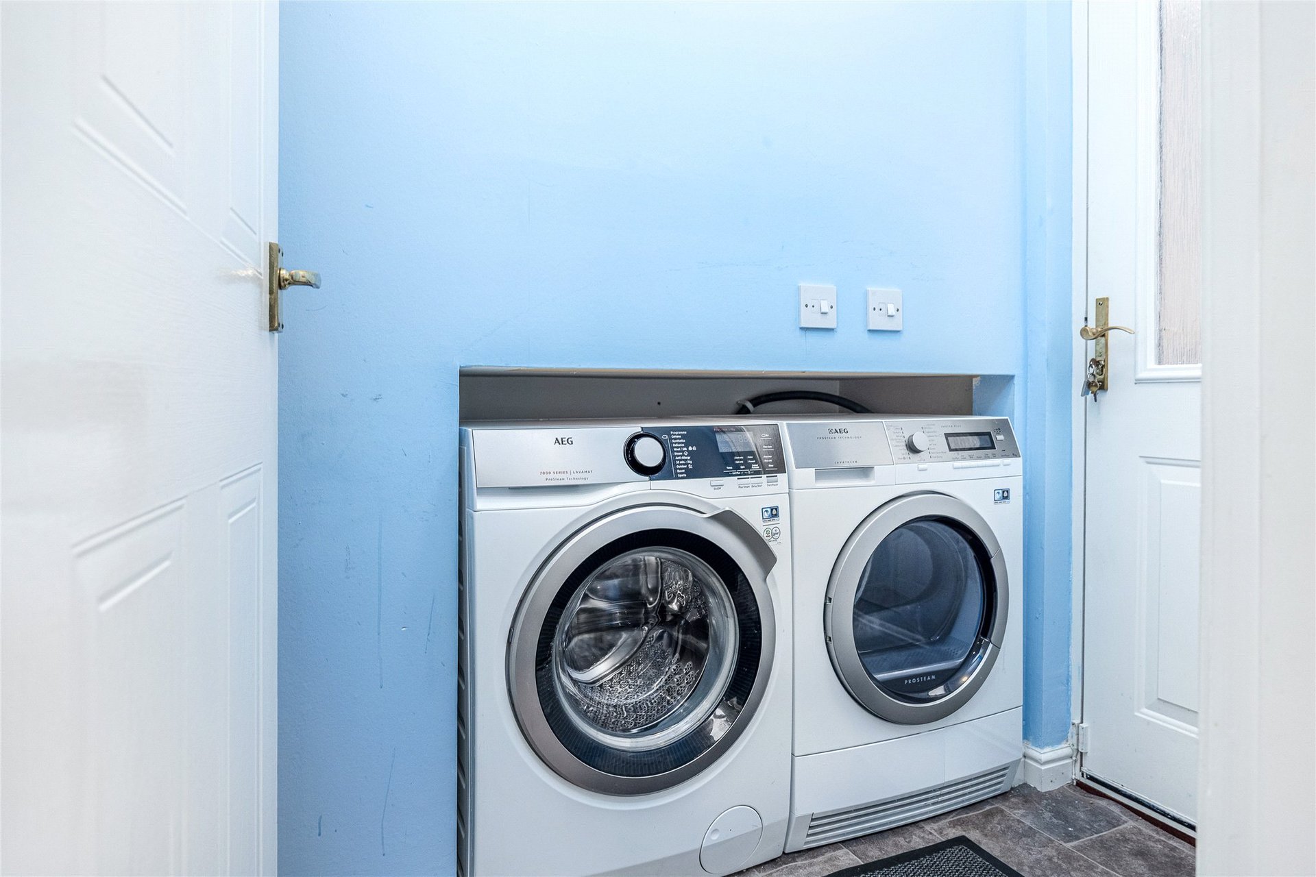 18 Dumbrock Road, Milngavie, G62 7RB - Picture #11