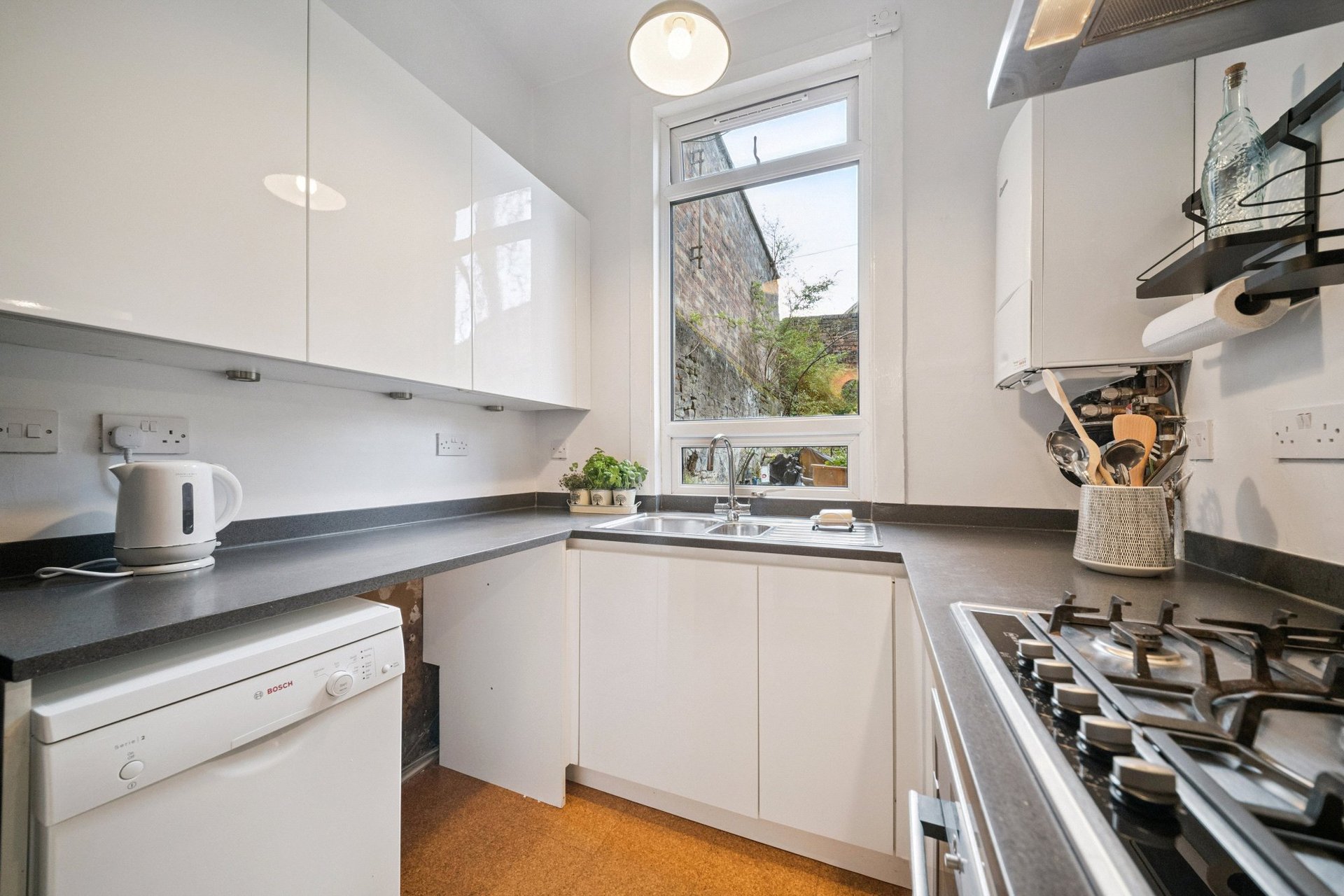 21/2 North Junction Street, Edinburgh, EH6 6HW - Picture #5